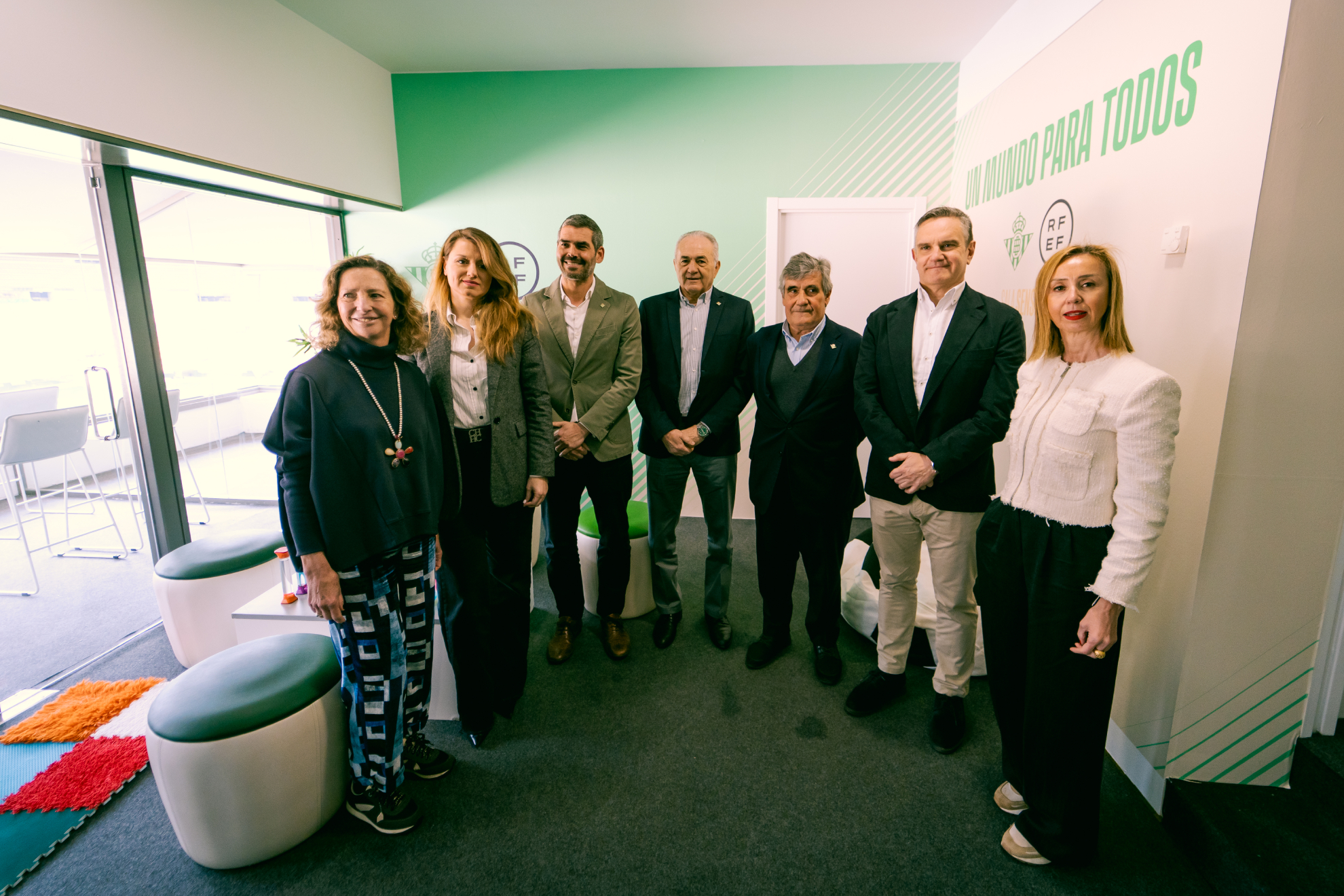 El Betis inaugura una sala sensorial en La Cartuja para aficionados con ...