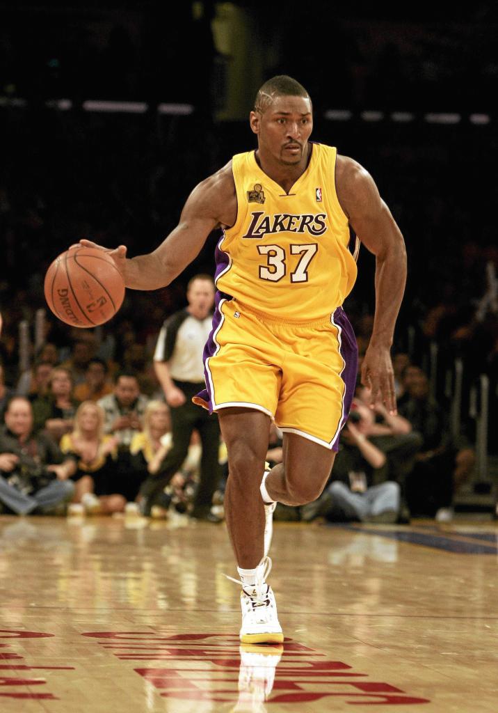 The protagonist of the biggest fight in NBA history offers to mediate in the Middle East