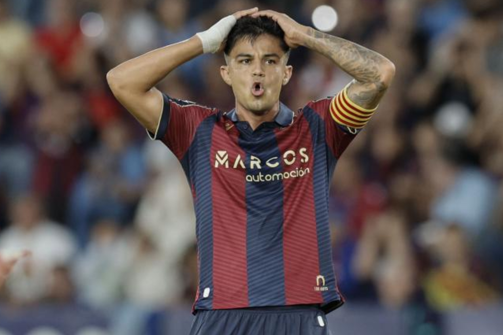 Brugué se lamenta en un partido de Levante.