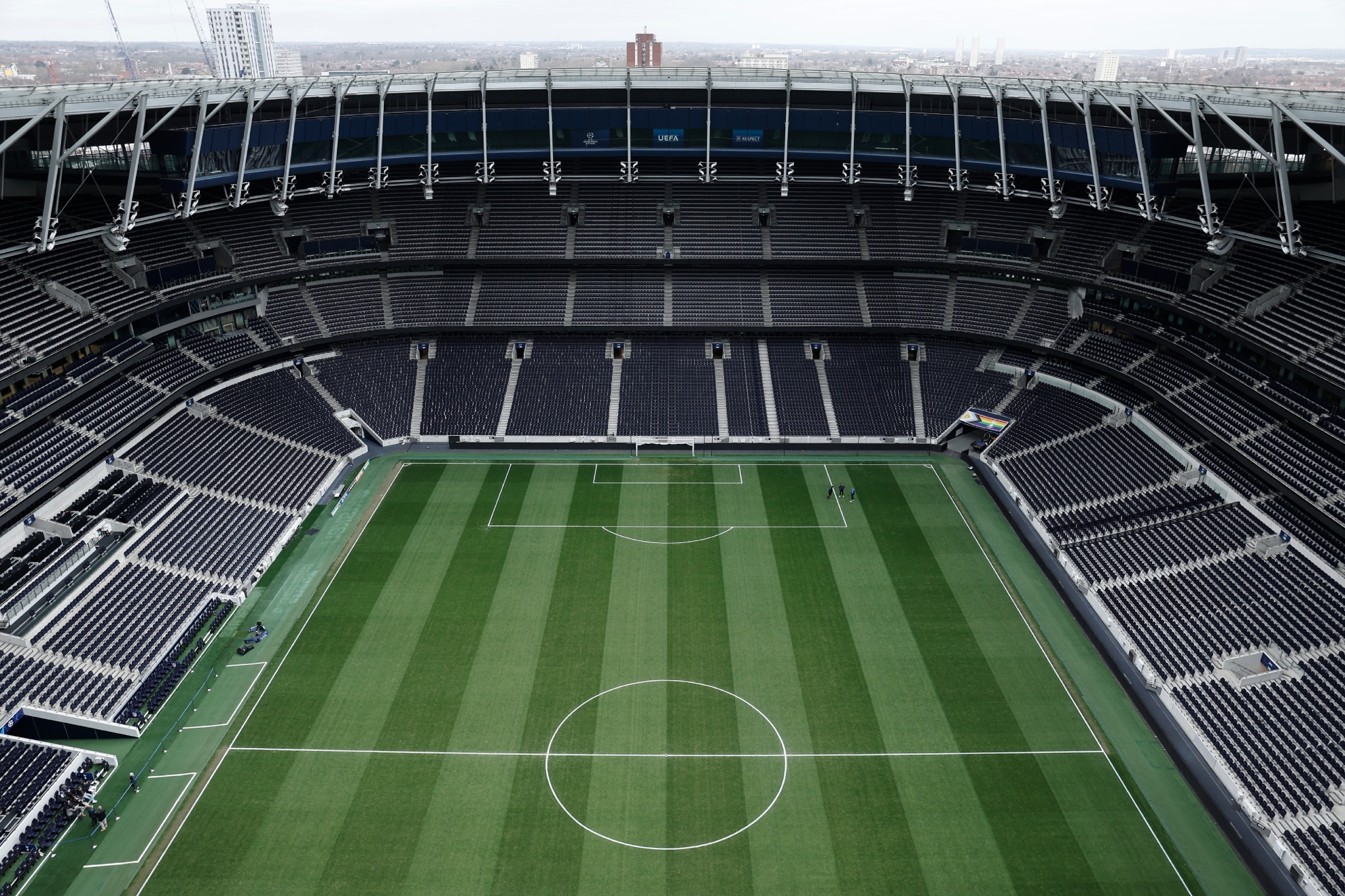 VISTA DEL TOTTENHAM HOTSPUR STADIUM DESDE LA CUBIERTA.