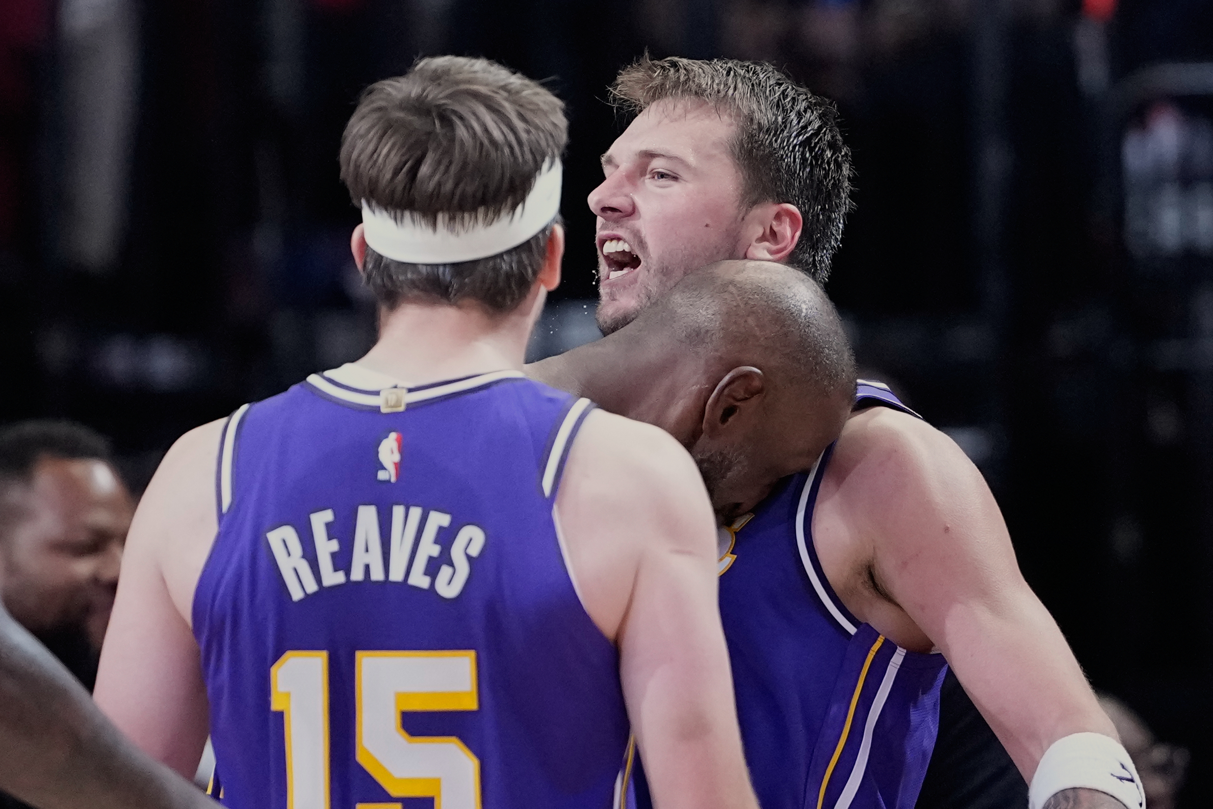 Doncic scores 40 points again and does what the NBA hasn't seen in more ...