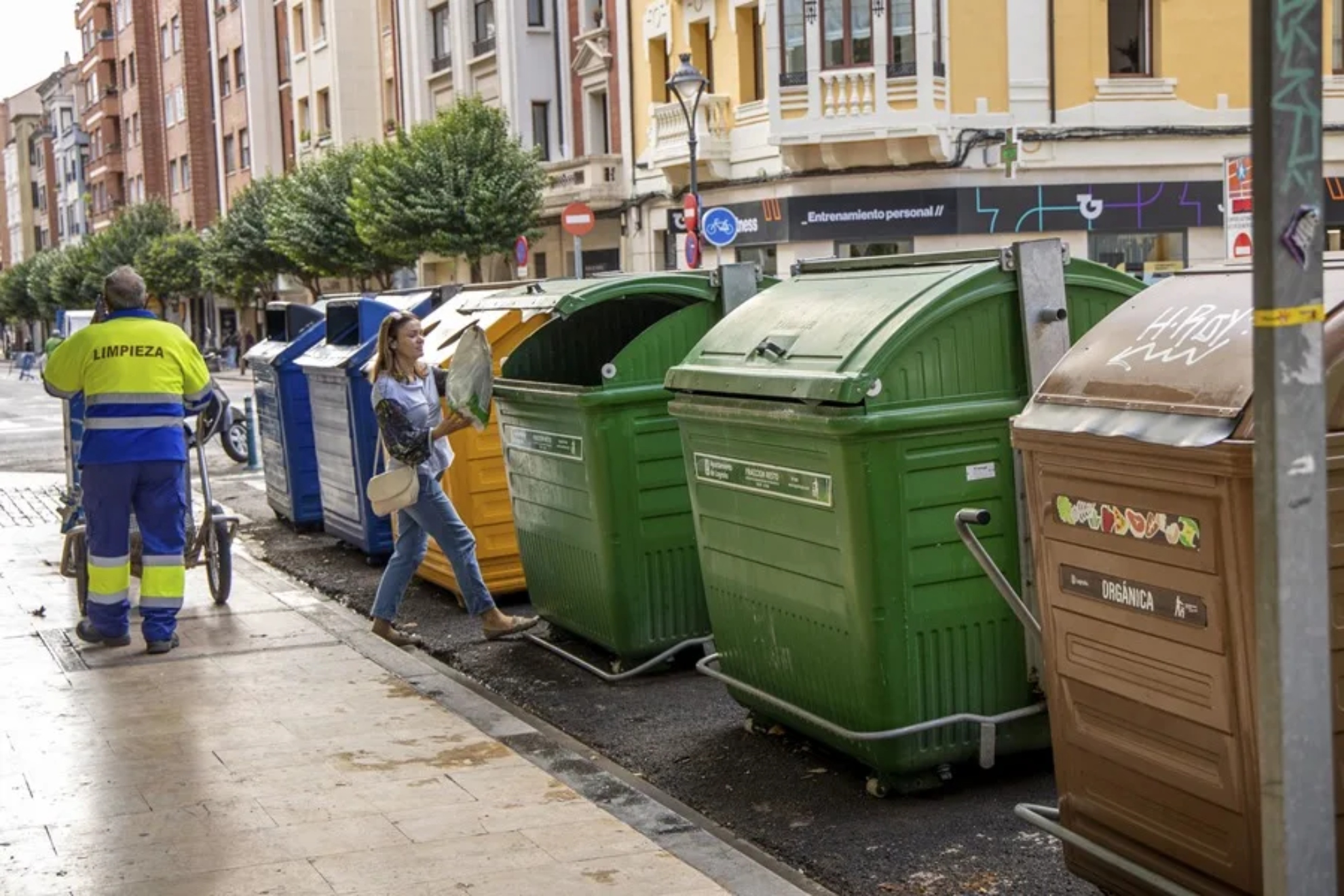 Cómo recuperar el dinero del pago de la tasa de basuras en Madrid tras ...