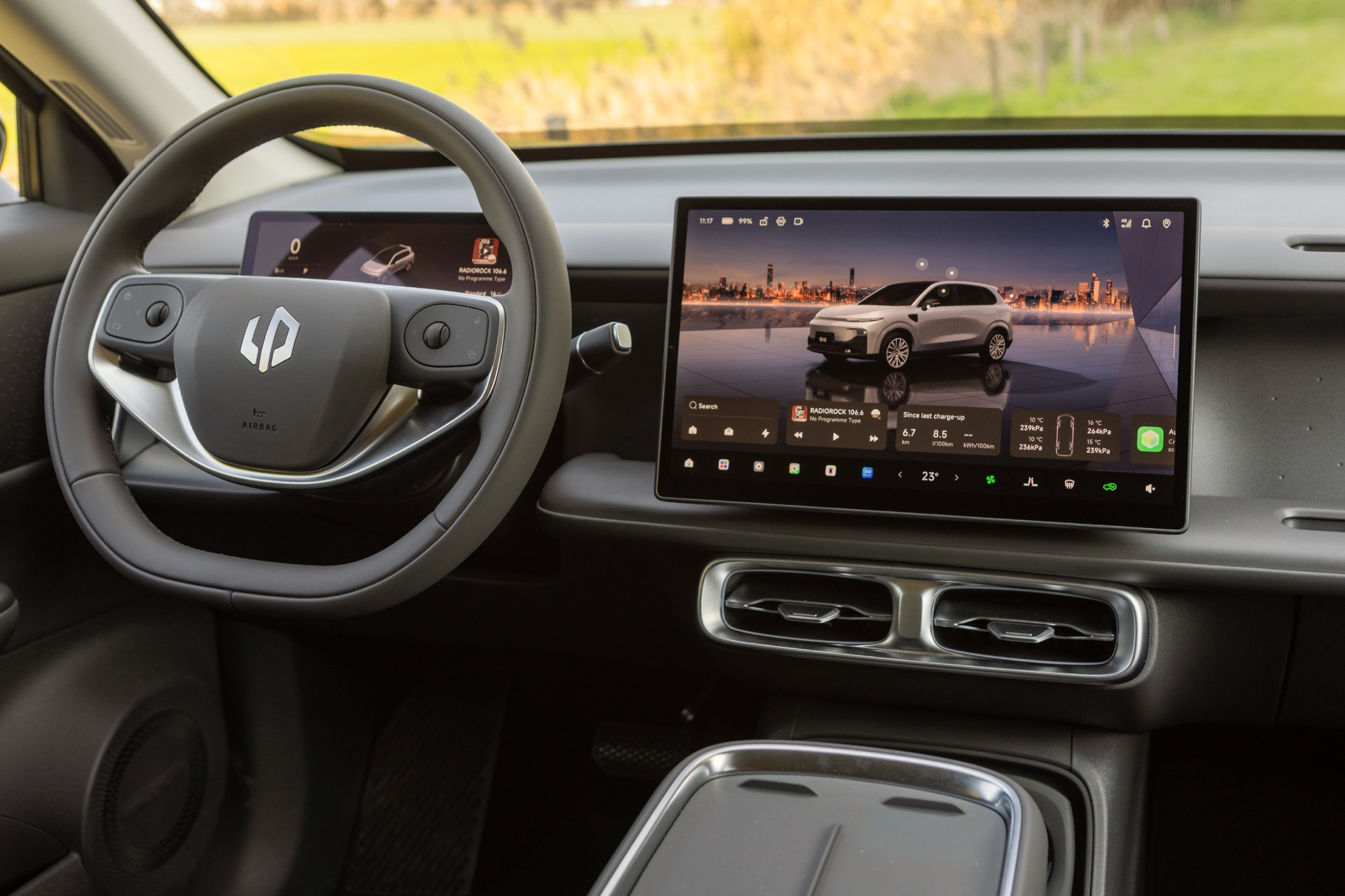 El interior del coche. Leapmotor