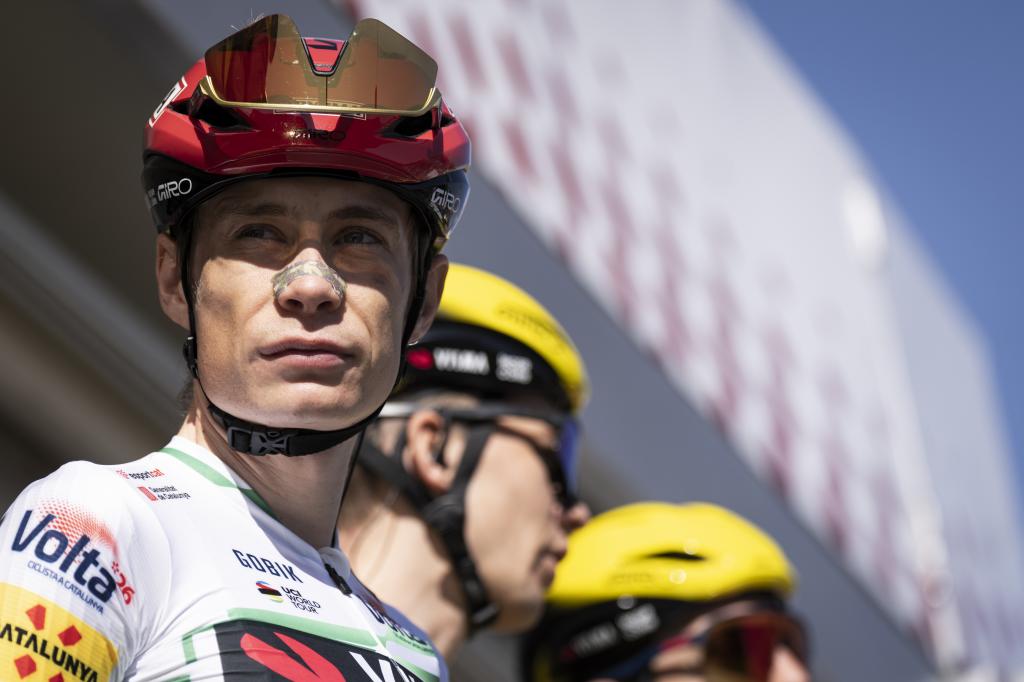 BARCELONA, 29/03/2026.- El danés Jonas Vingegaard, del equipo Visma, afronta este domingo como líder la séptima y última etapa de la Volta Ciclista a Cataluña, con un recorrido de 95,1 kilómetros con salida y meta en Barcelona. EFE/Siu Wu