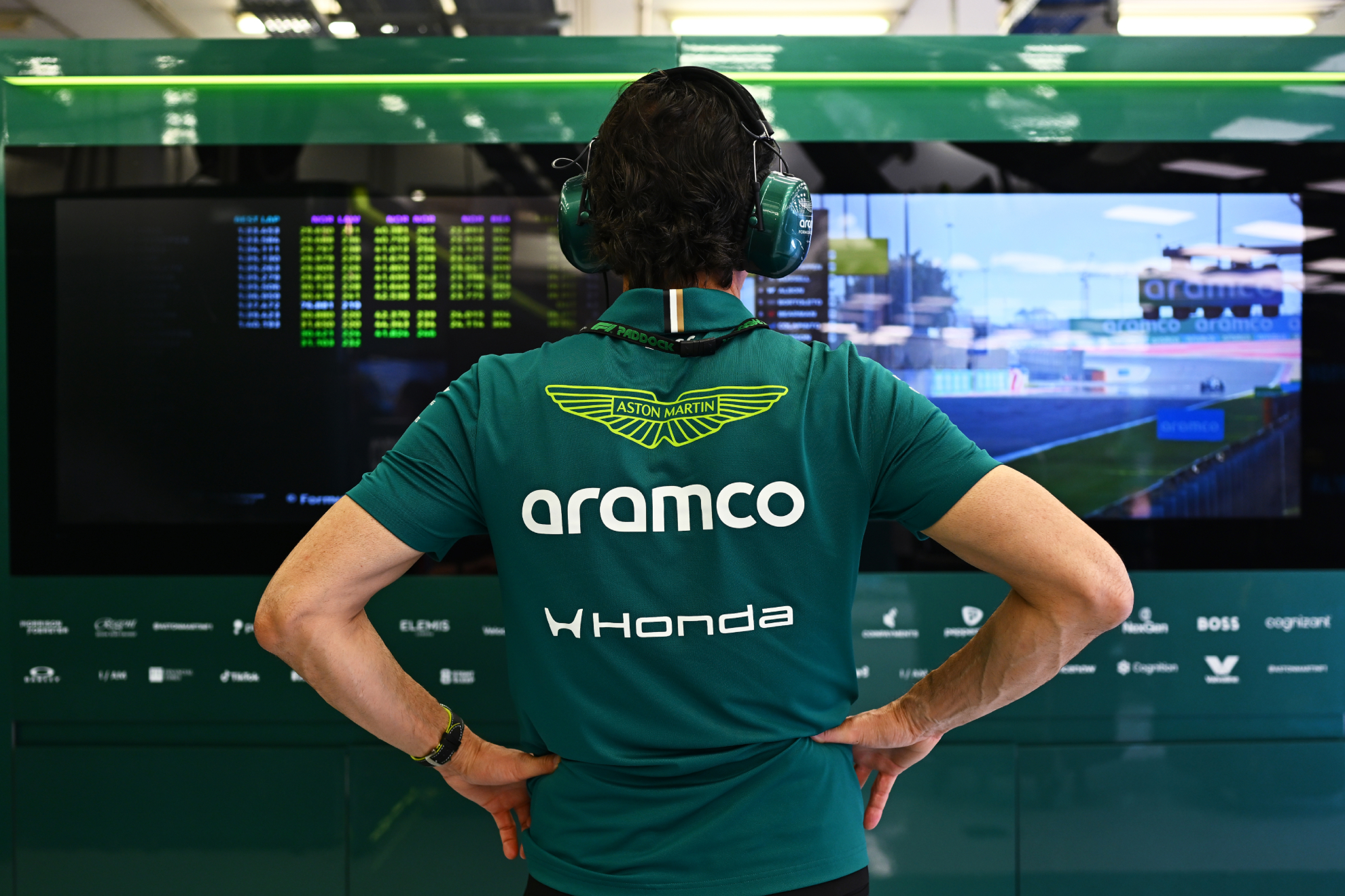 Pedro de la Rosa, embajador de Aston Martin, durante una cita de F1 2026.