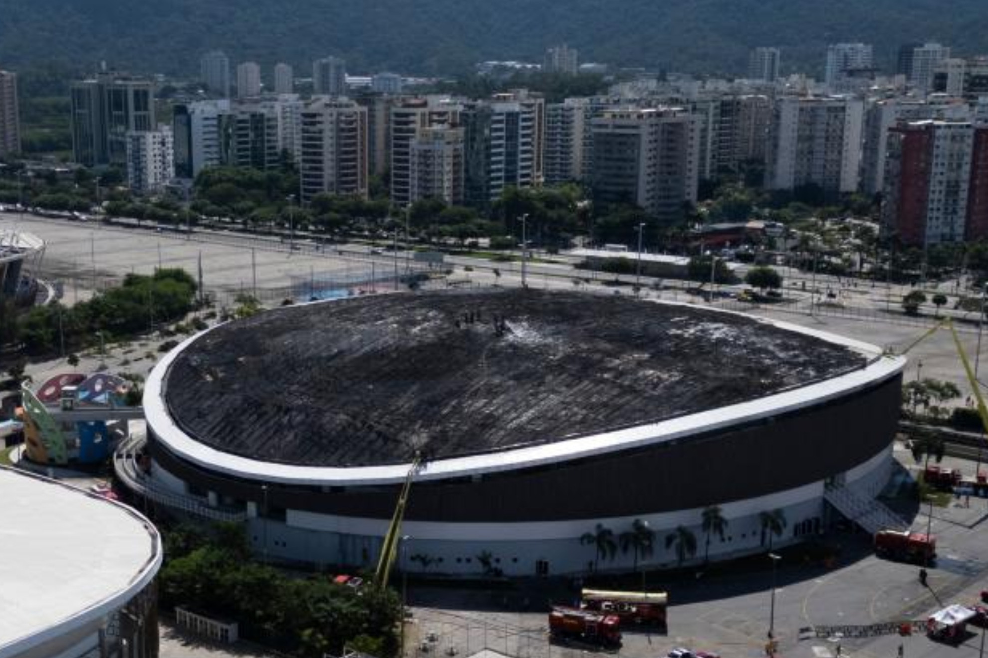 El velódromo olímpico, tras los efectos del incendio.
