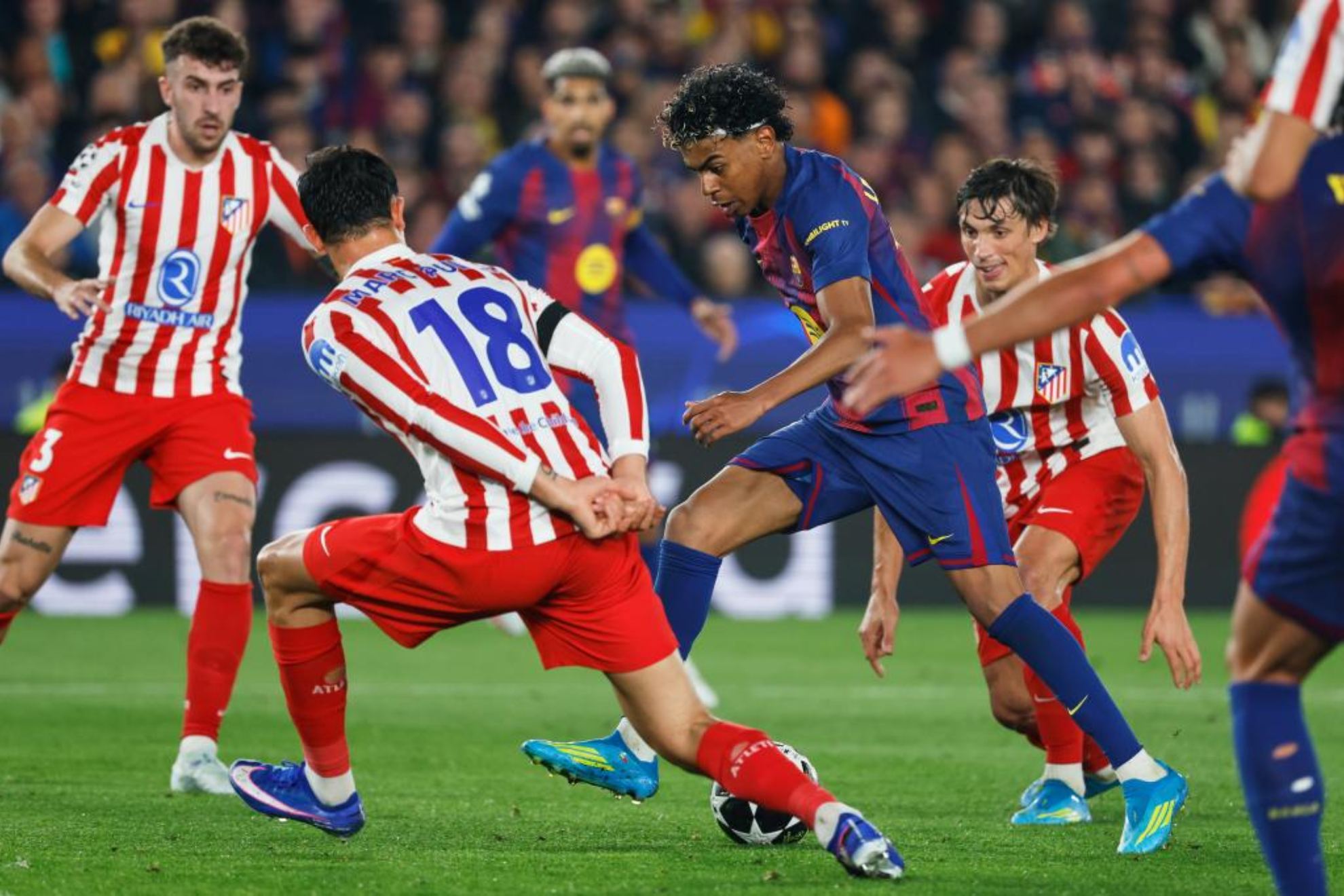 Pubill, ante el Barça