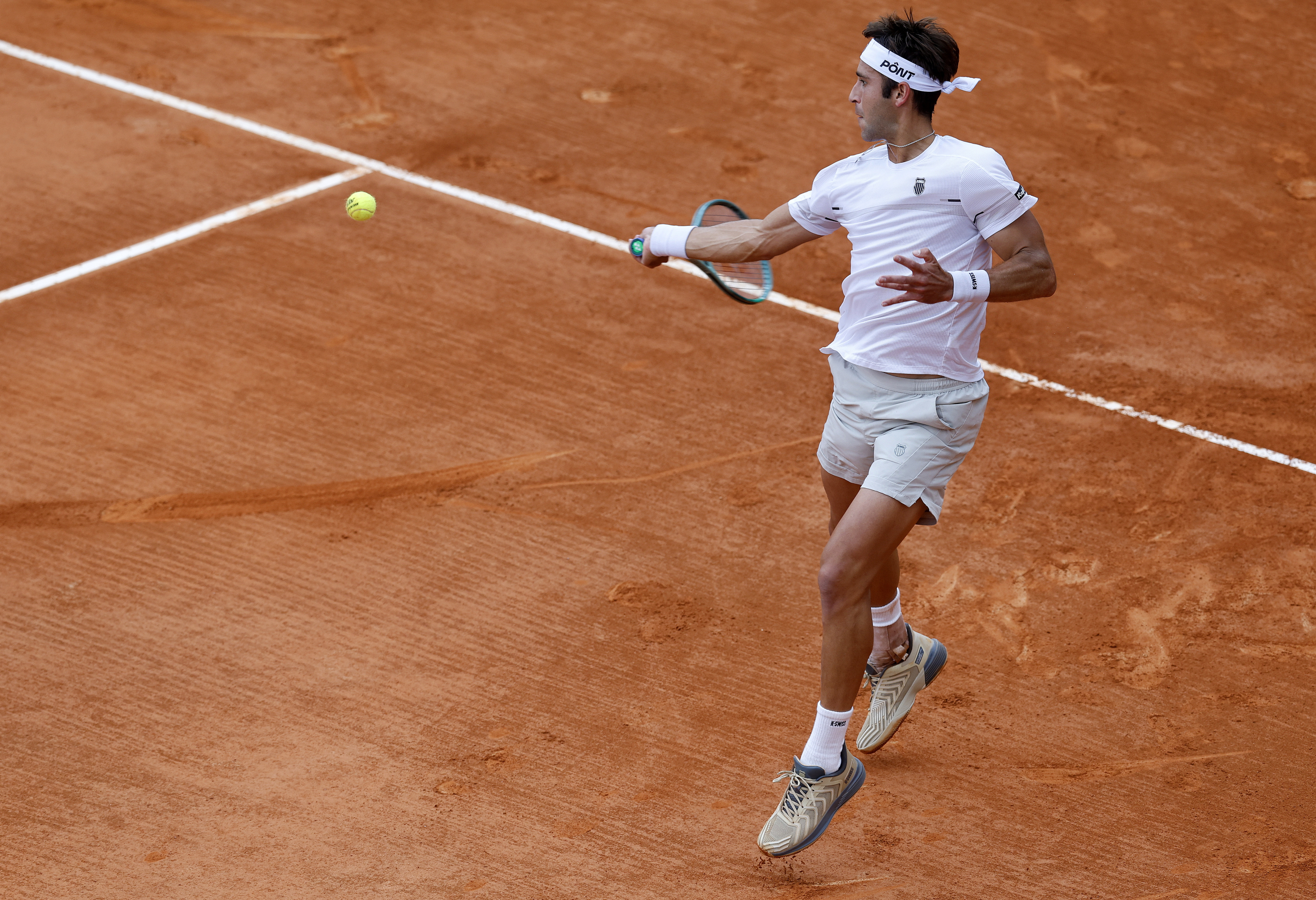 Alcaraz survives a rollercoaster ride and sits at the table of Nadal and Djokovic in the Masters 1000