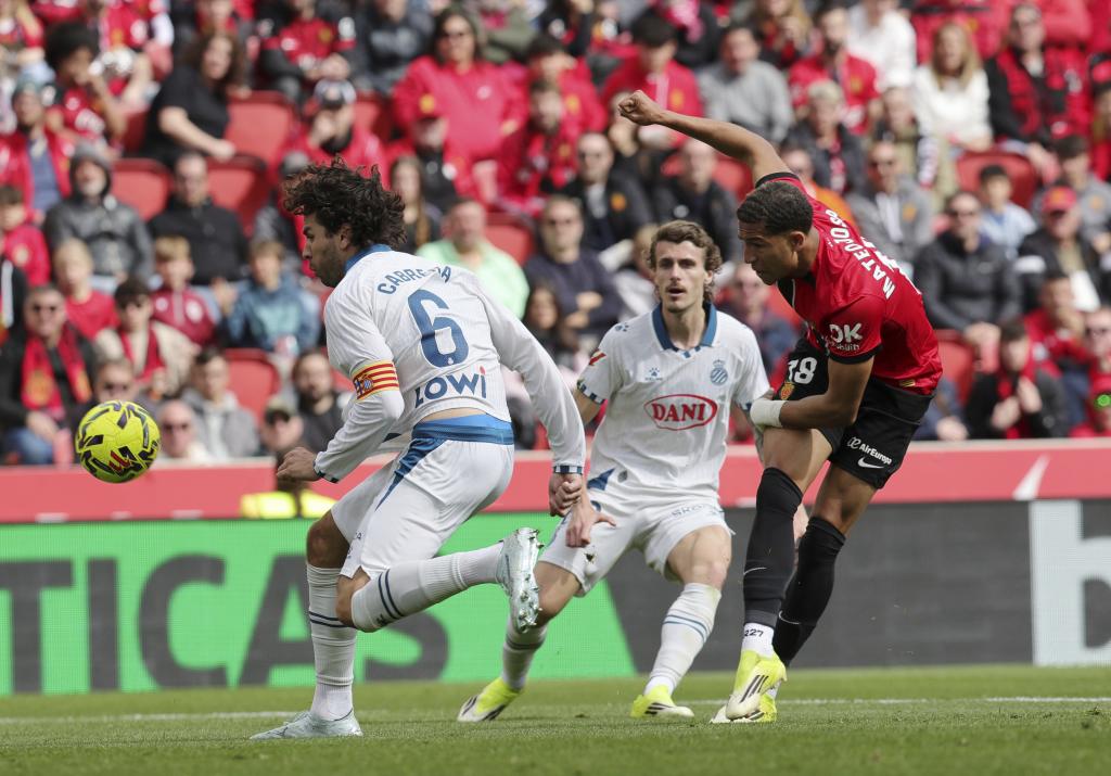 Mateo Joseph dispara a puerta durante un partido del Mallorca.
