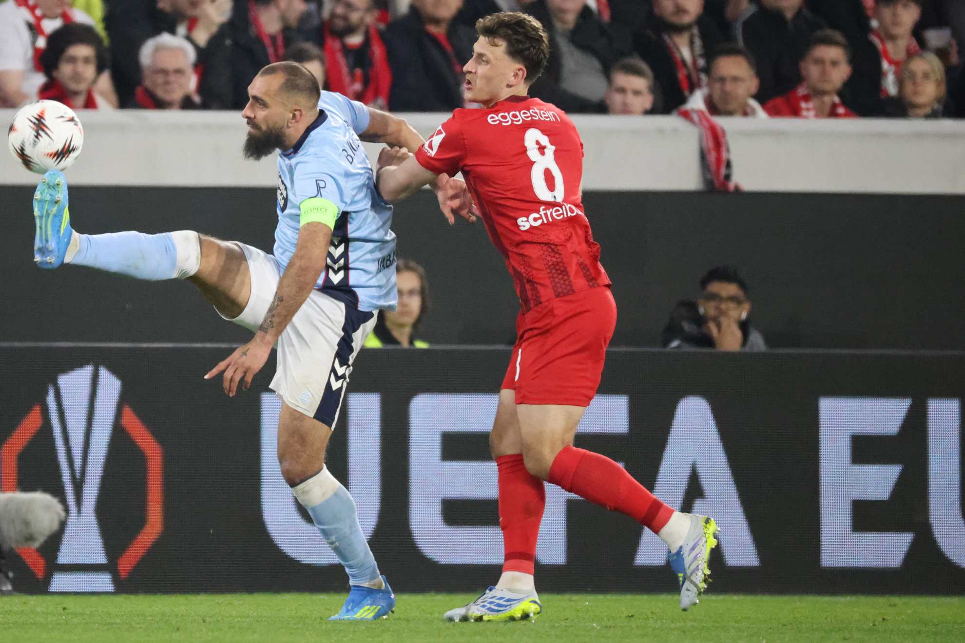 Borja Iglesias, durante el partido ante el Friburgo