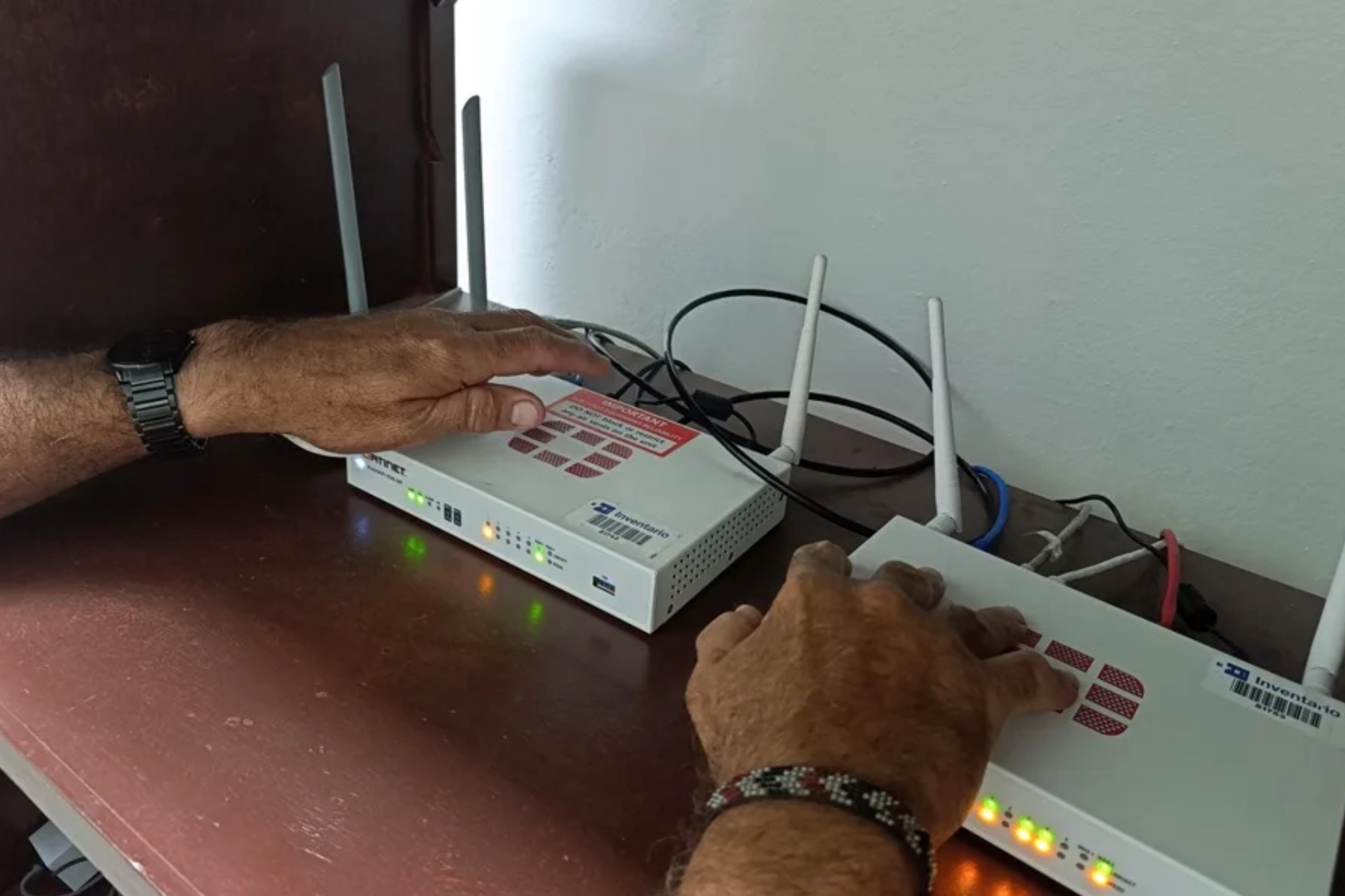 José Javier Pastor, especialista en ciberseguridad, revela que ha creado una app capaz de hackear cualquier red WiFi