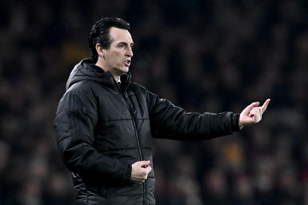 Emery dirige a su equipo