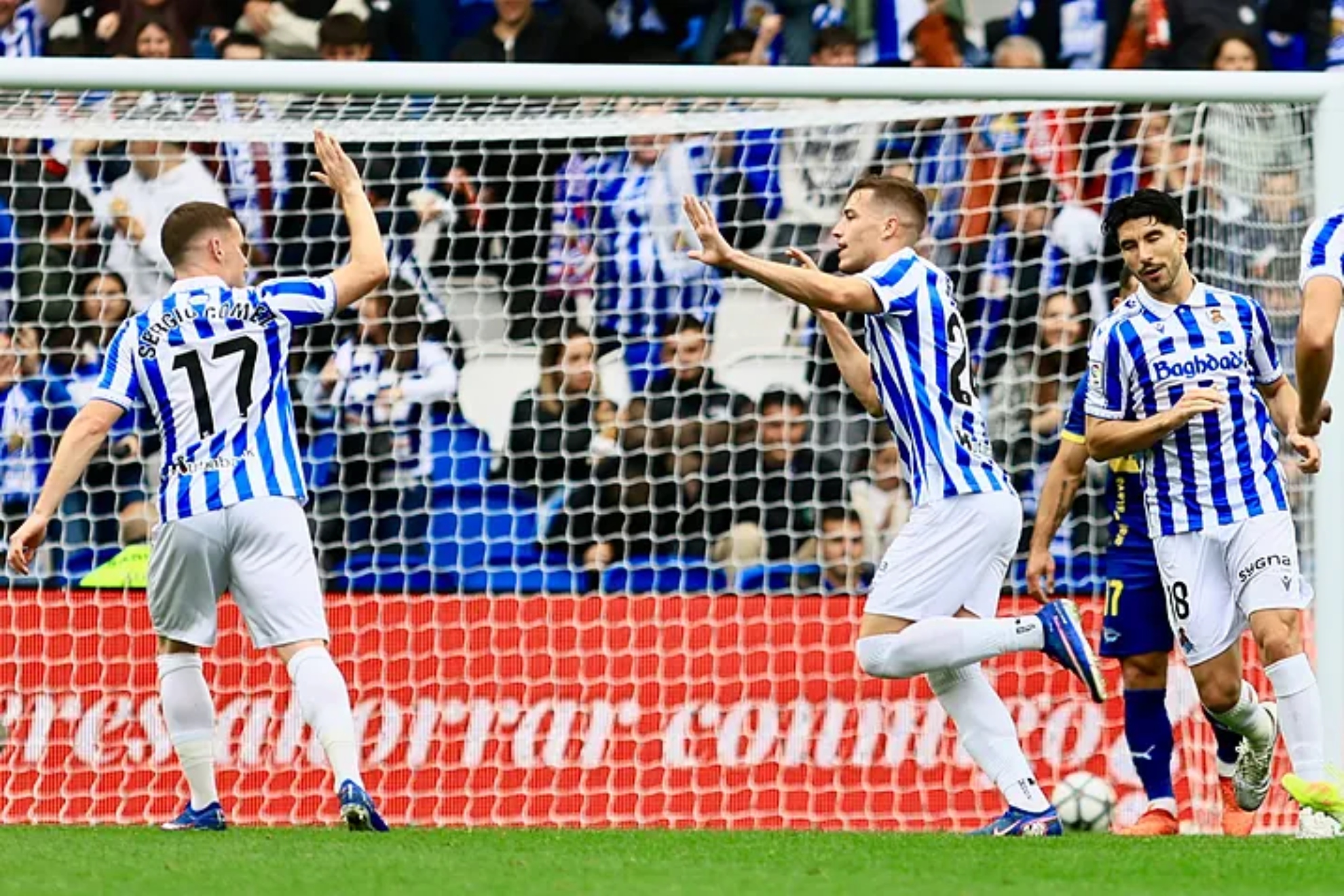 Luka Sucic celebra el gol que le marcó al Deportivo Alavés.