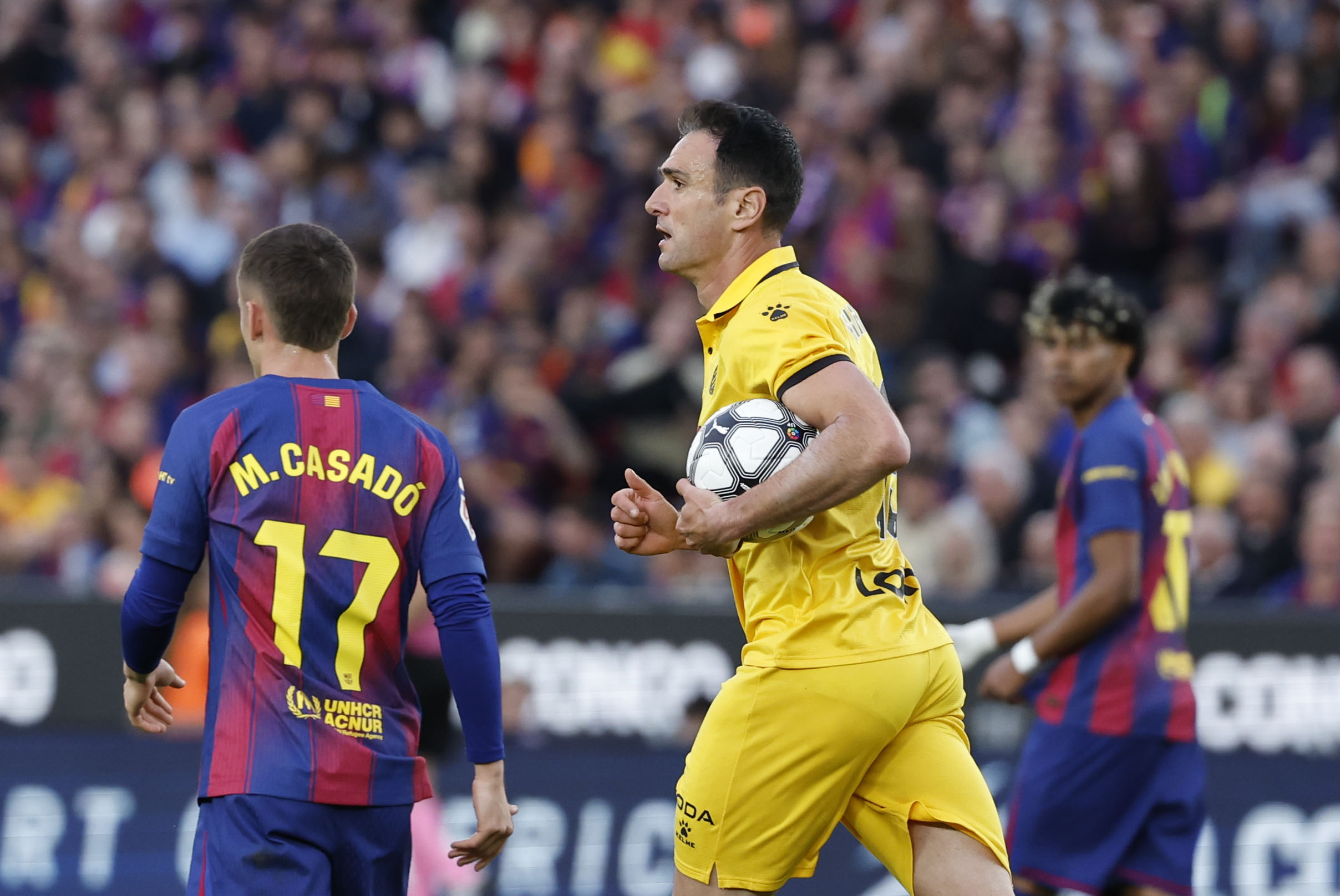 BARCELONA, 11/04/2026.- El delantero del Espanyol Kike García tras marcar el 2-1, durante el partido de la jornada 31 de LaLiga EA Sports que FC Barcelona y RCD Espanyol disputan este sábado en el Camp Nou. EFE/Toni Albir