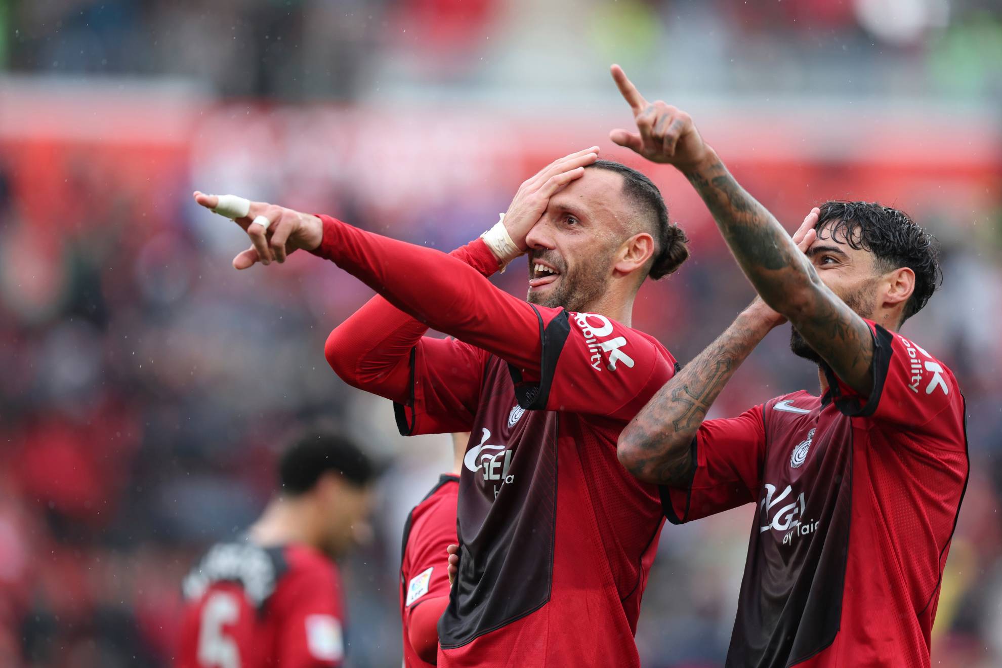 Muriqi celebra uno de sus goles al Rayo.