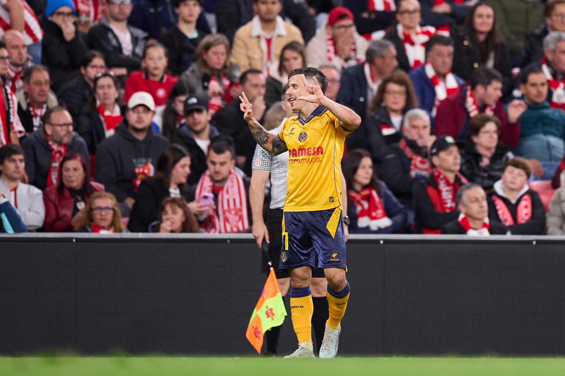 Alfon celebra su gol en San Mamés.