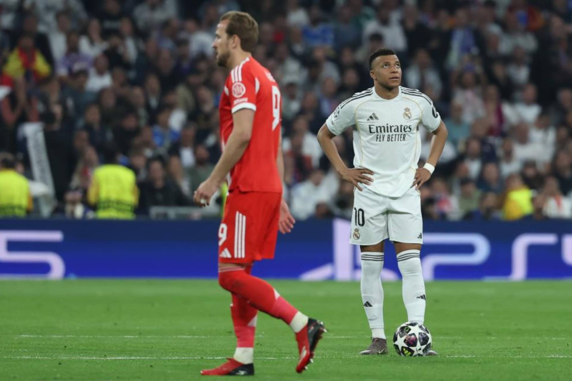 Mbappé mira a la grada tras el gol de Kane en el Bernabéu.
