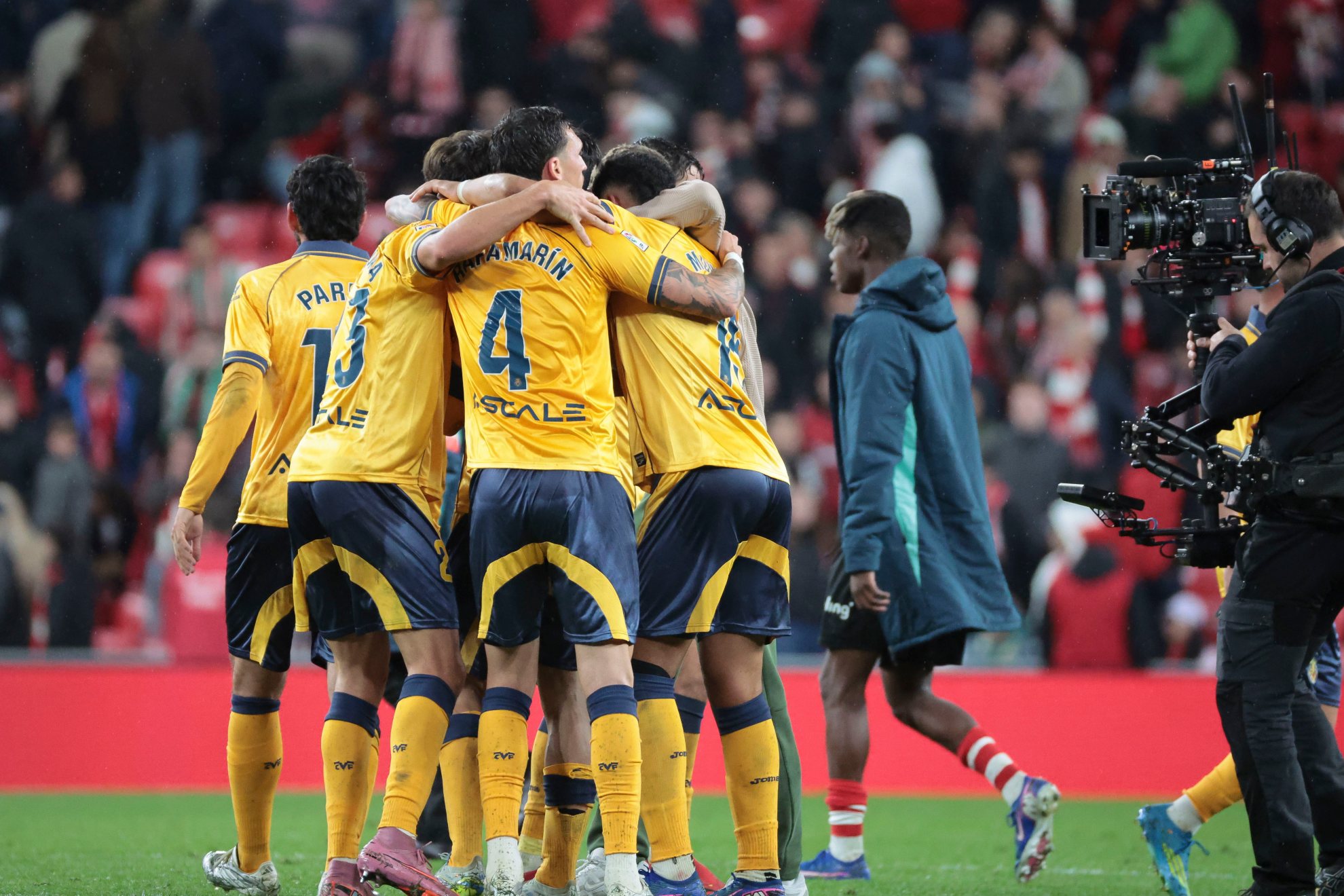 Los jugadores del Villarreal celebran la victoria contra el Athletic.