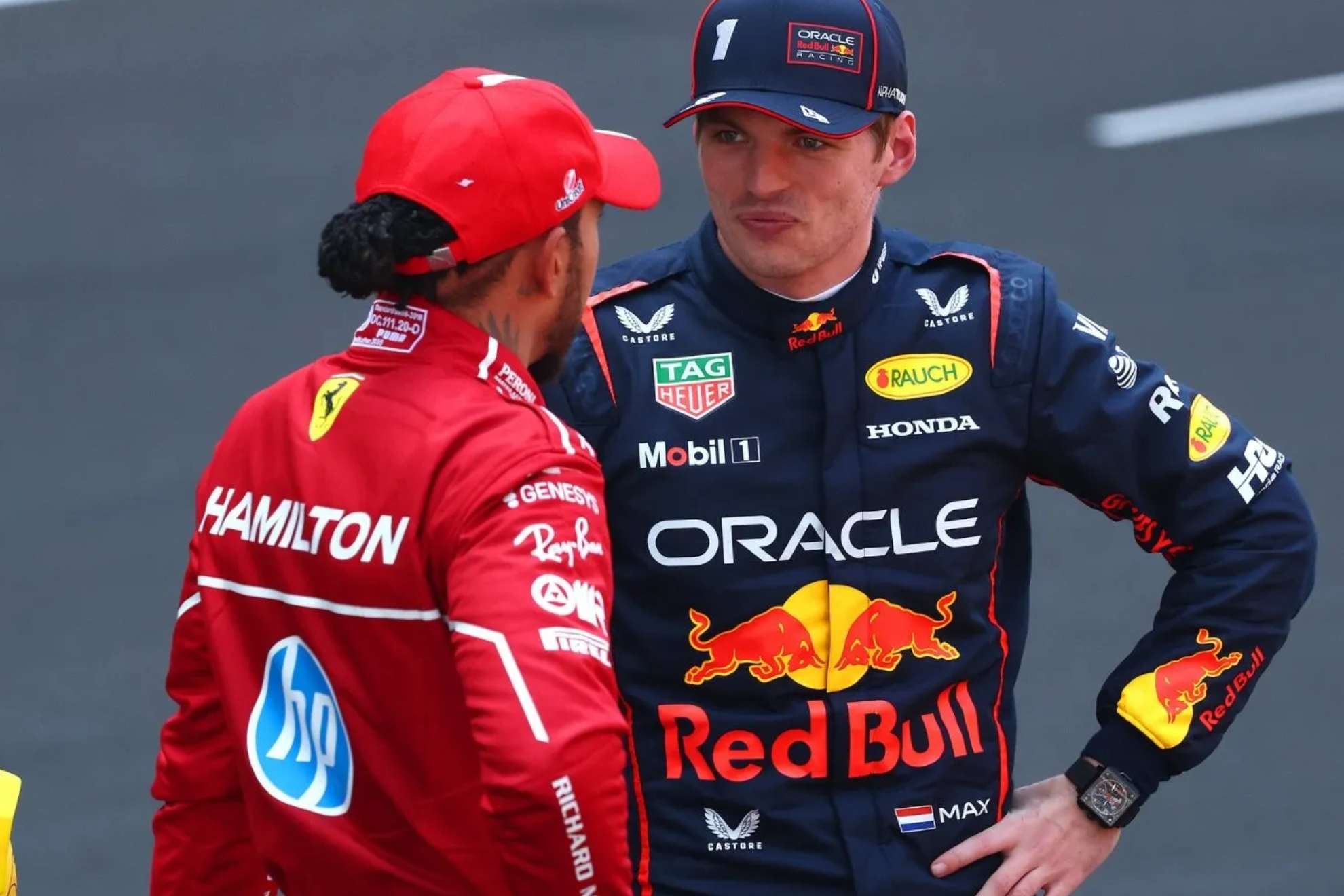 Hamilton y Verstappen, en una imagen de 2025.