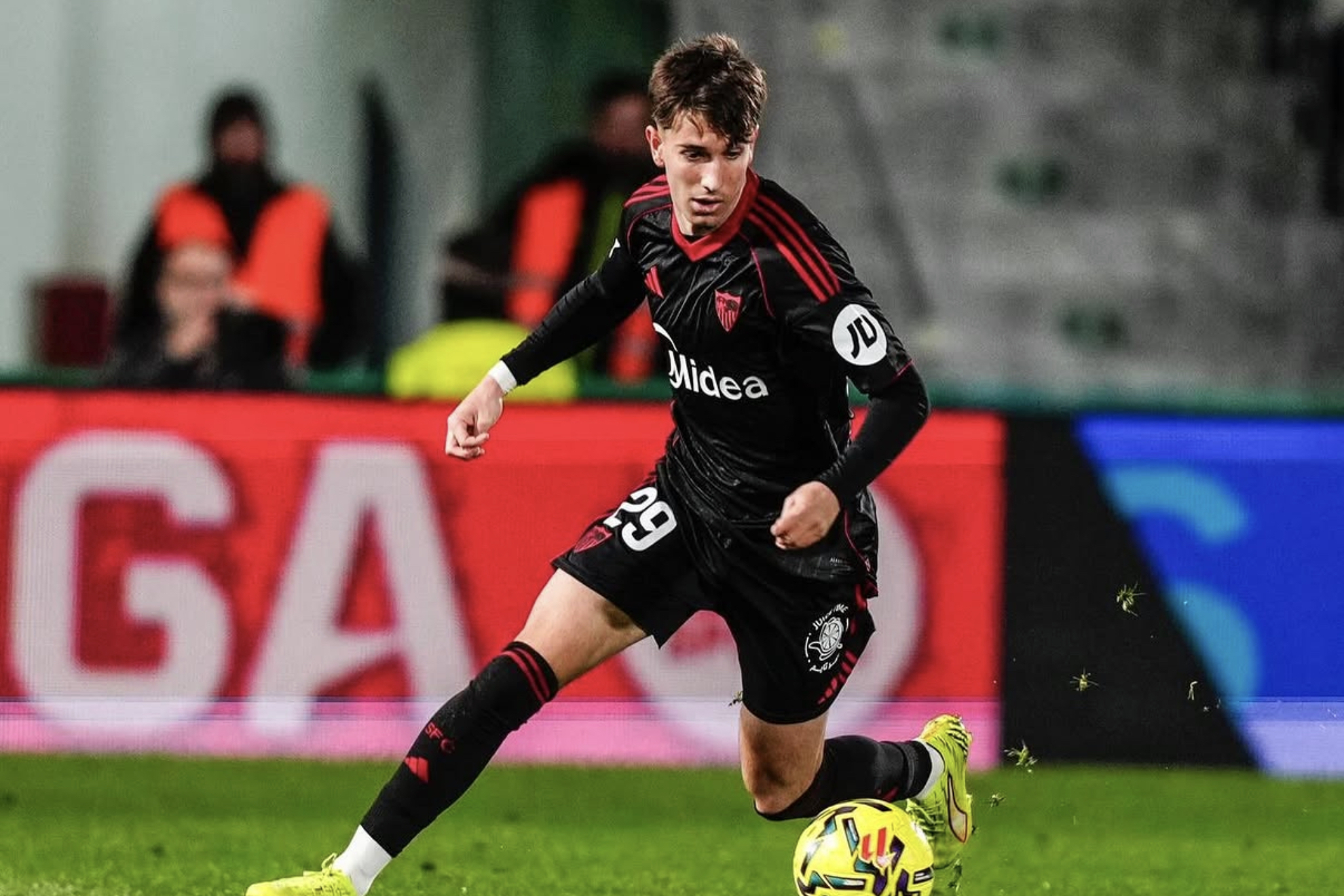 Miguel Sierra, esta temporada con el Sevilla