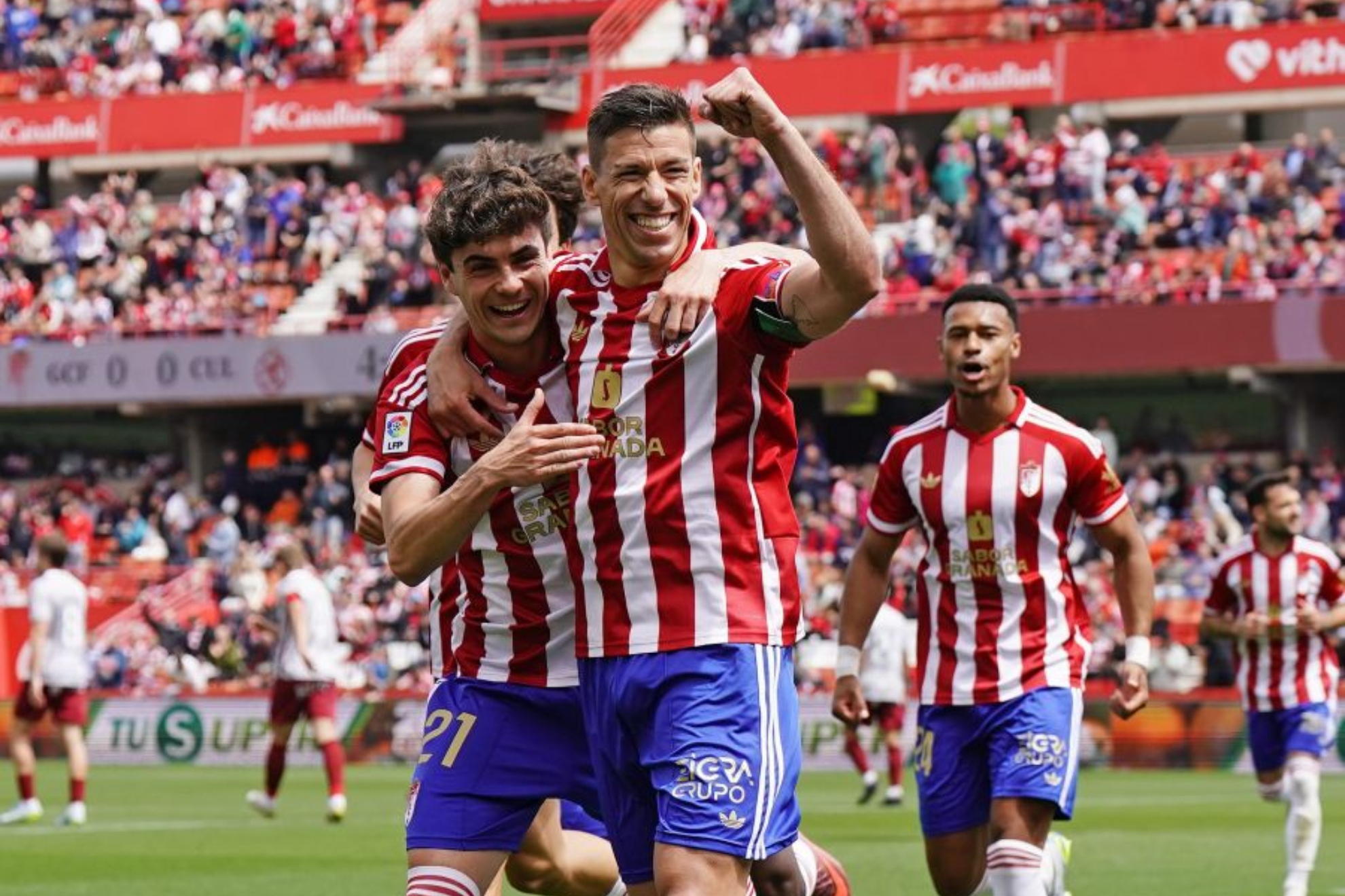 Alcaraz celebra su gol ante la Cultural.