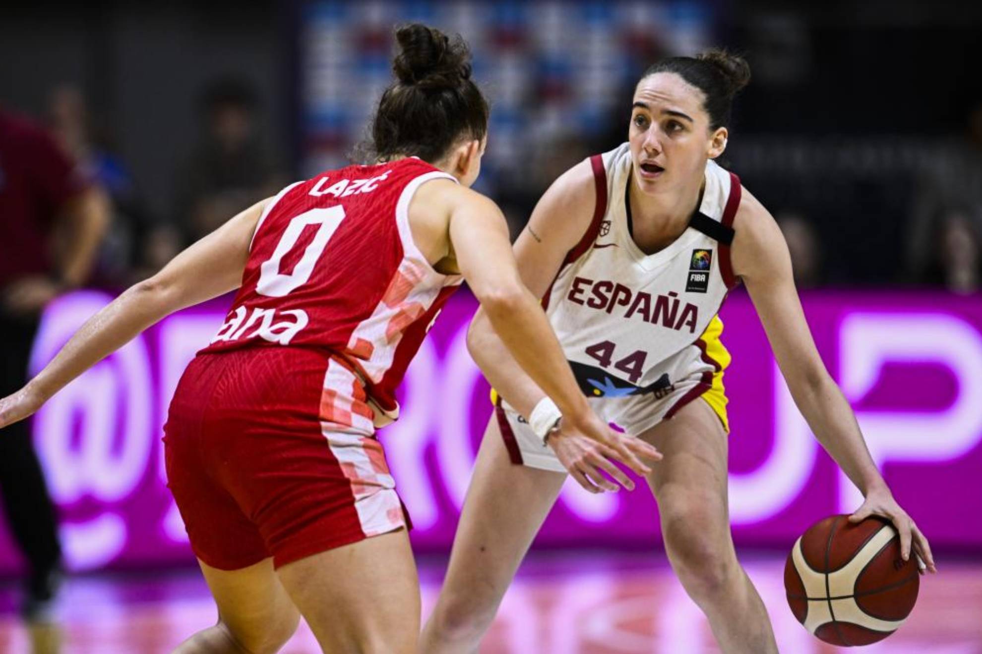 Iyana Martín, durante un partido con la selección española.