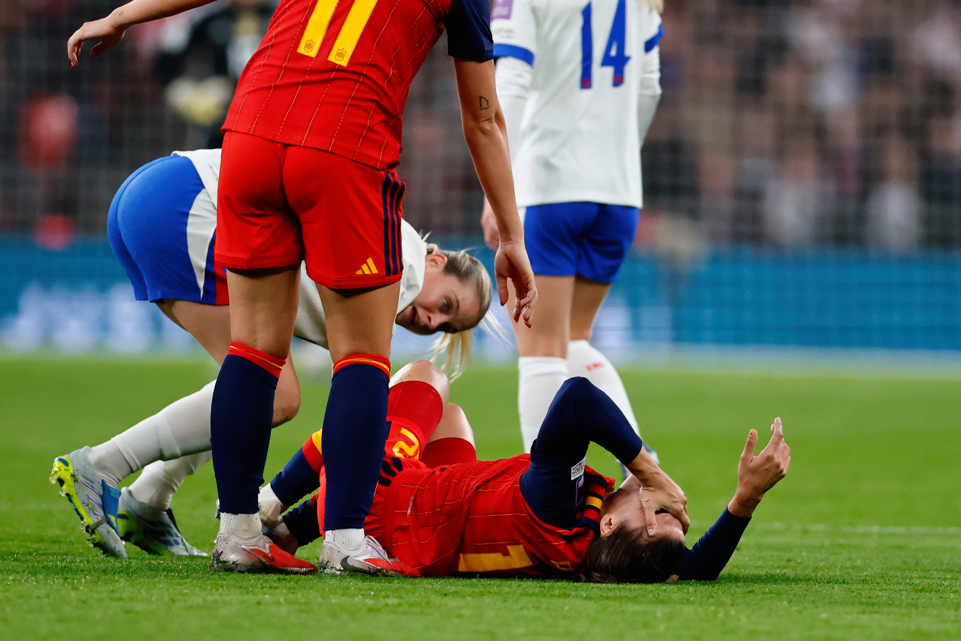Patri Guijarro, en el momento de lesionarse en Wembley