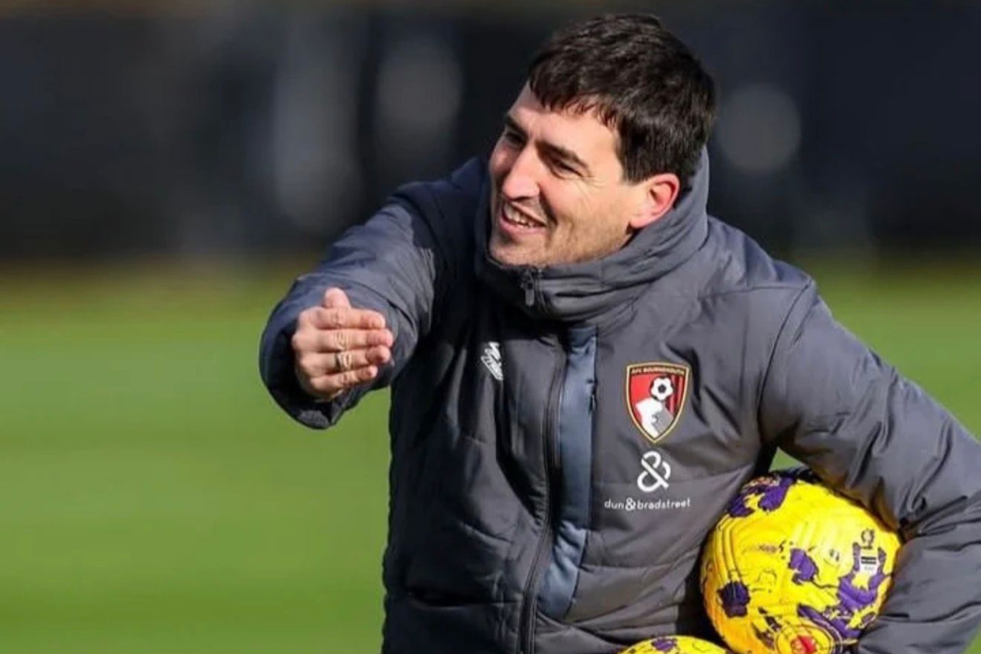 Iraola durante un entrenamiento con el Bournemouth.