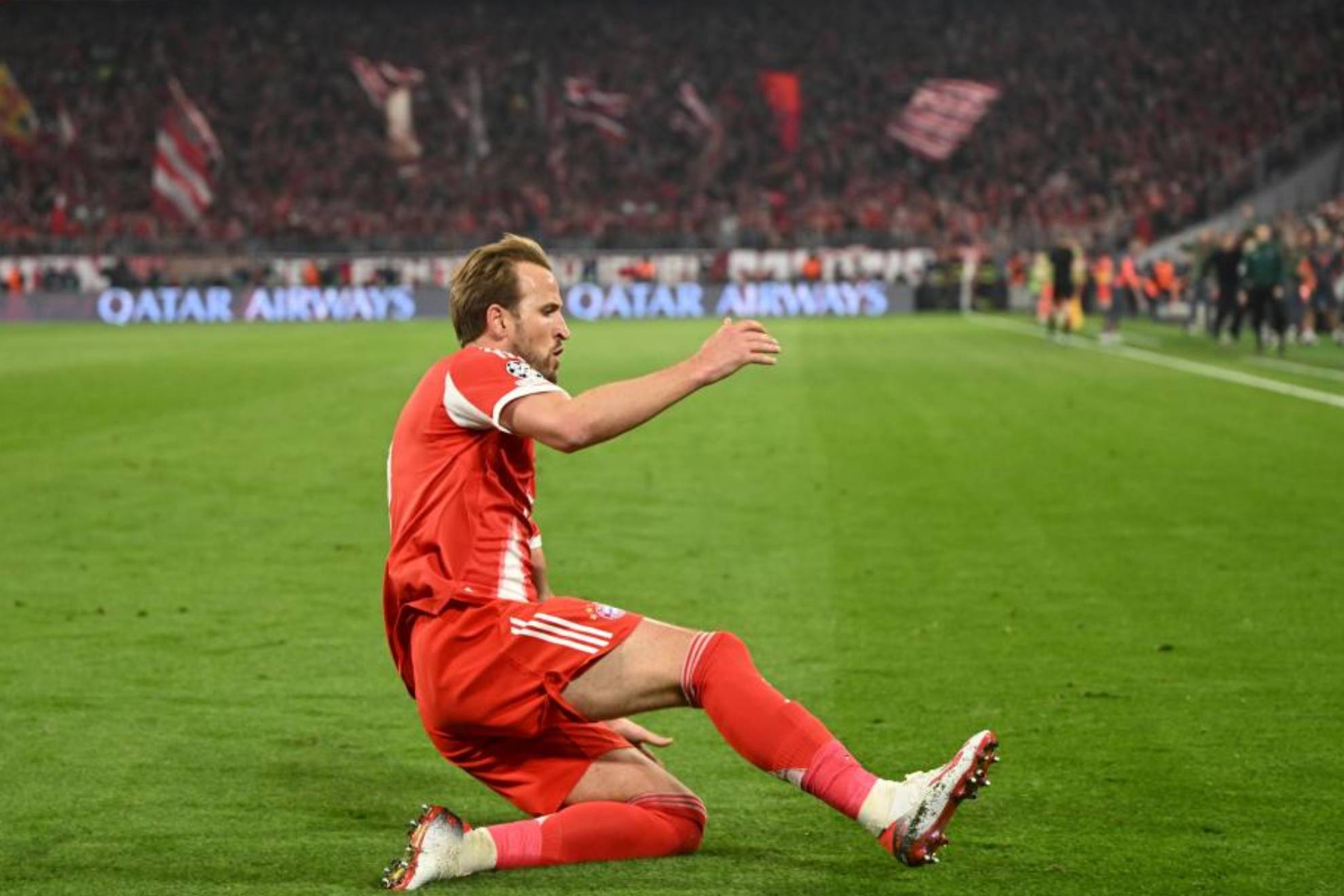 Kane celebra su gol, el segundo del Bayern, al Real Madrid.