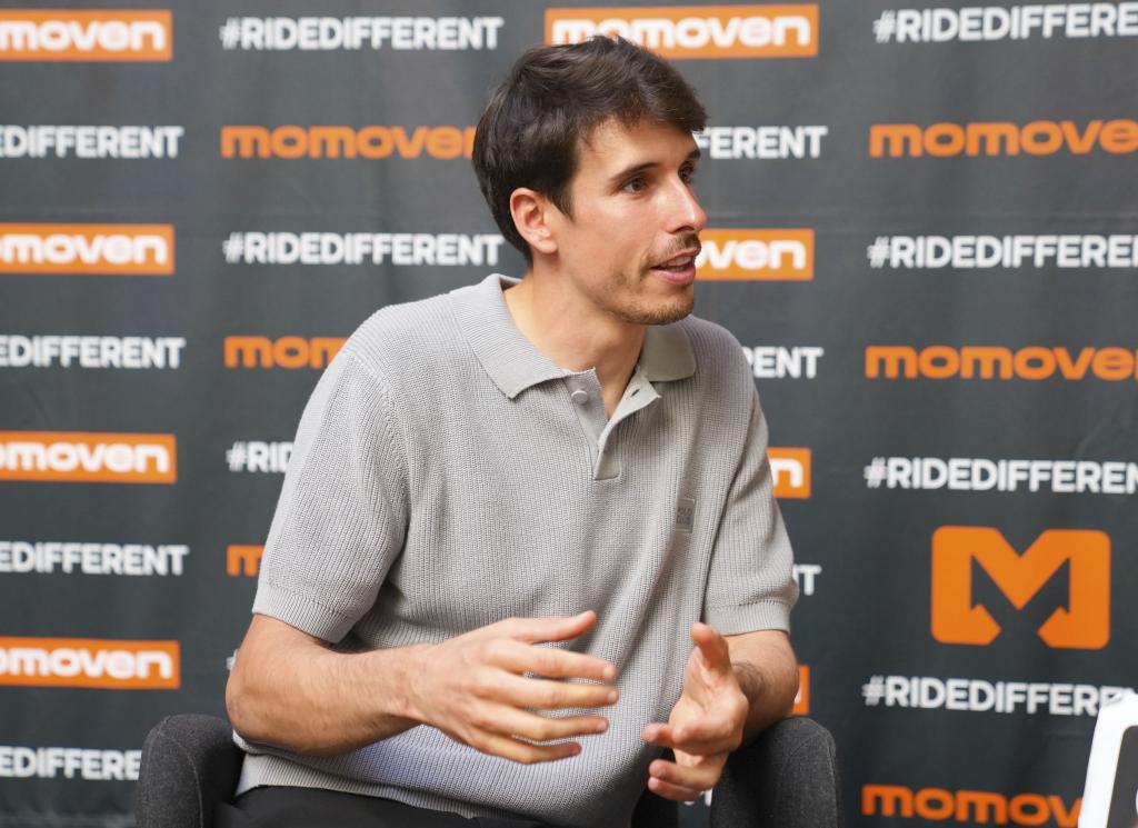 Álex Márquez, con Momoven