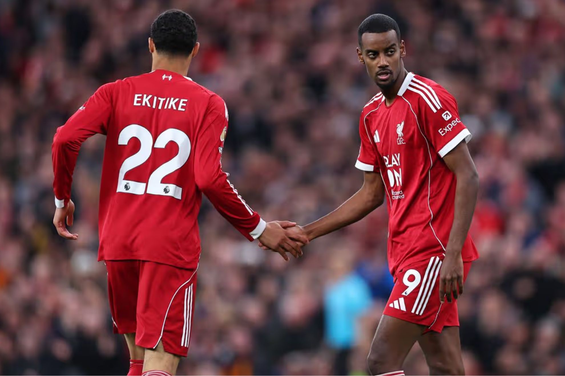 Hugo Ekitiké y Alexander Isak