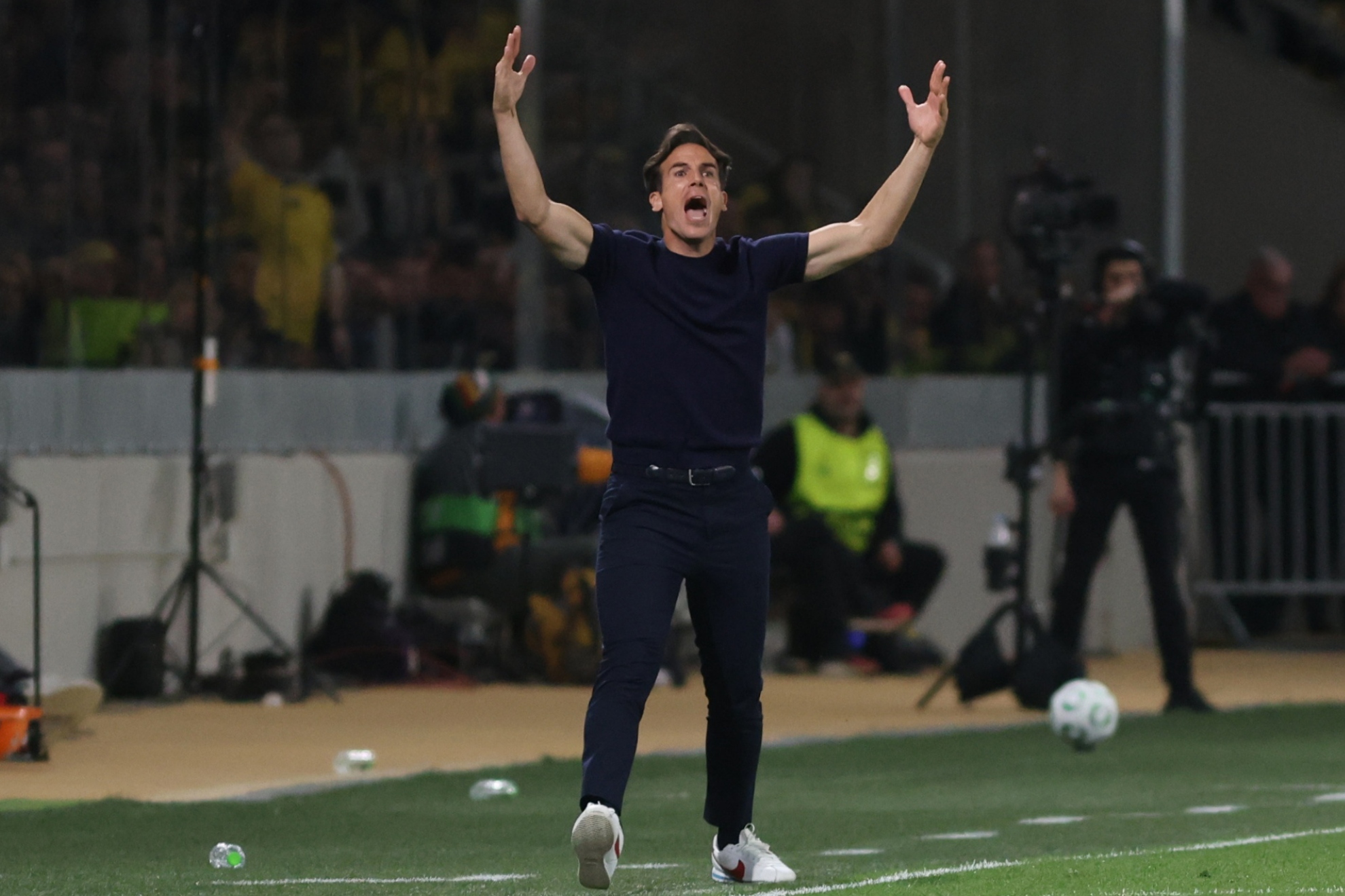 Iñigo Pérez, en el partido ante el AEK.