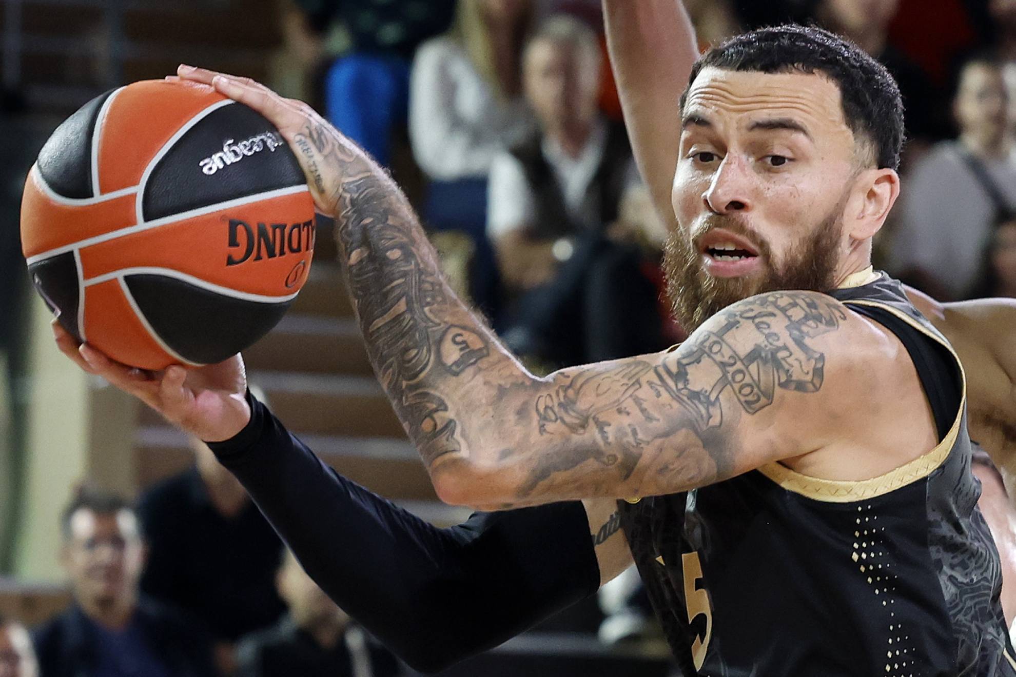 Jaron Blossomgame: "Creo que Mike James fichará por el Barcelona"