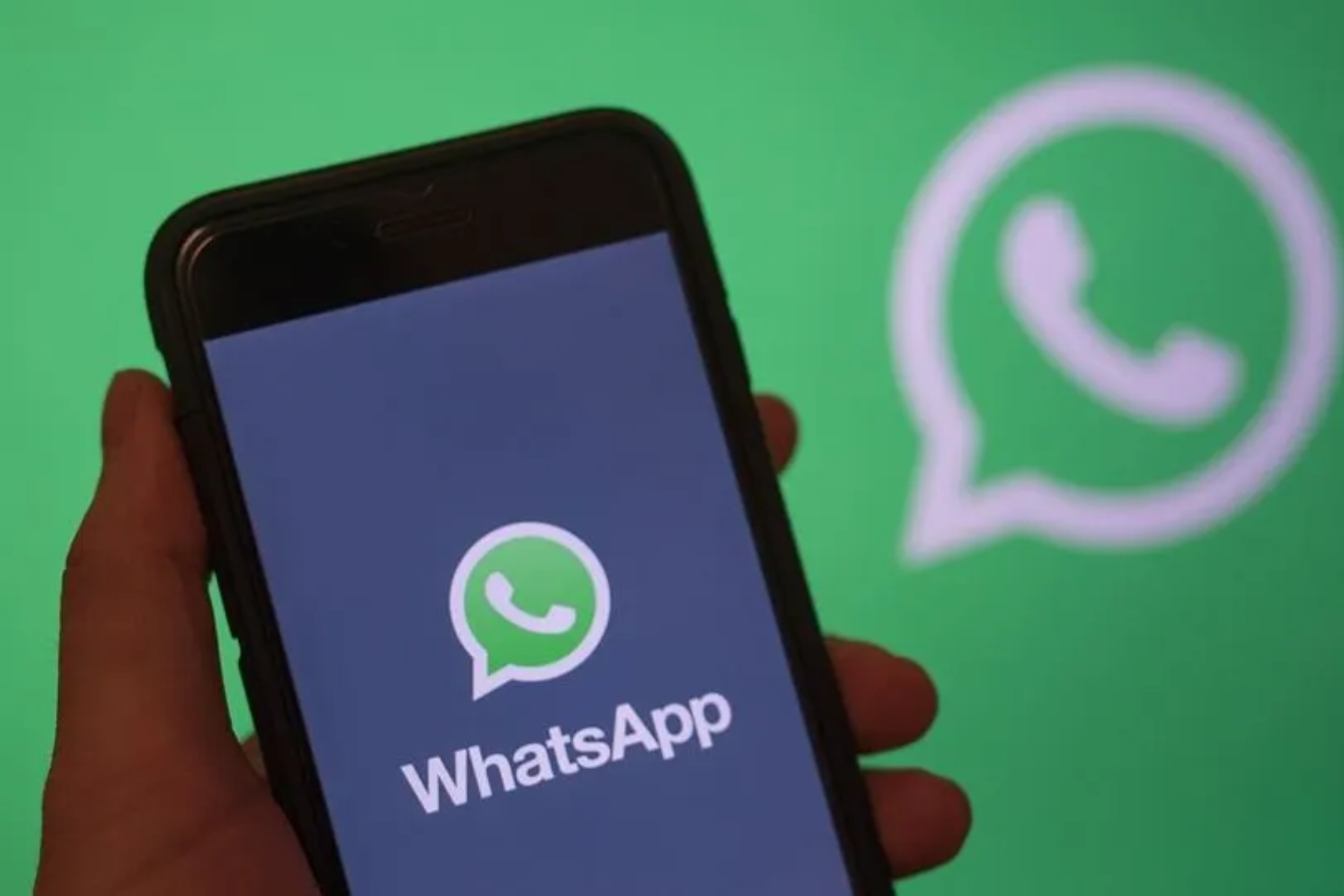 La decisión de instituciones europeas con Whatsapp.