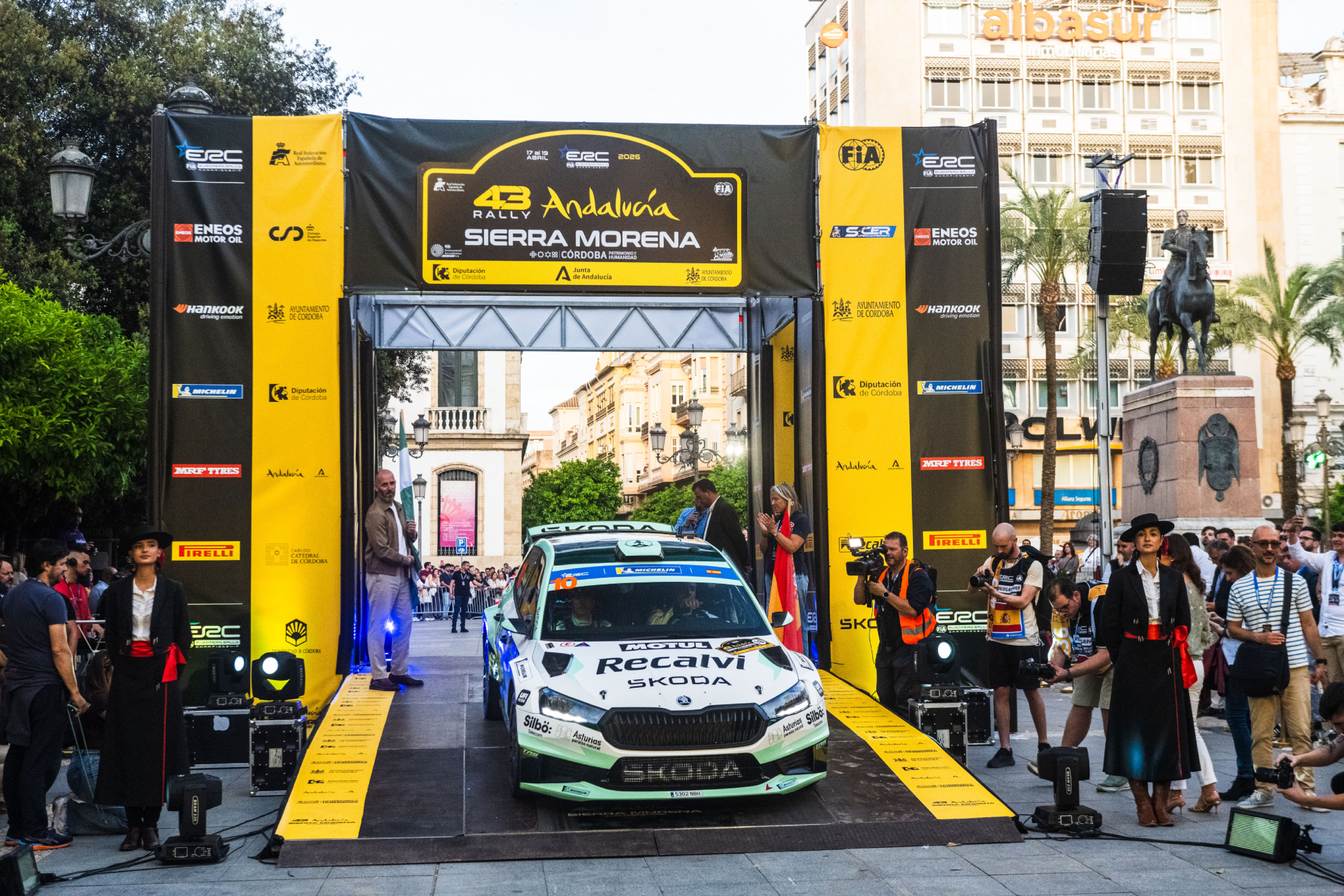 Suárez tomando la salida en Córdoba.