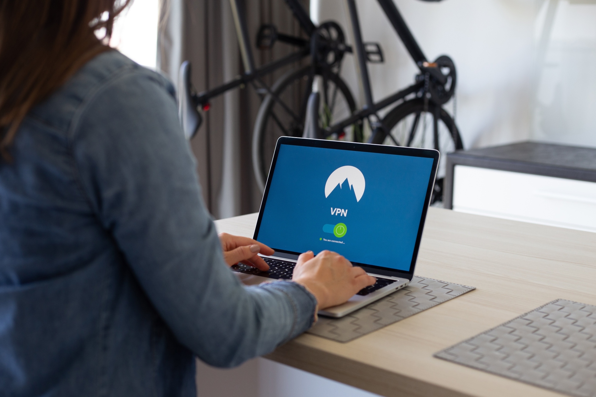 José Javier Pastor, especialista en ciberseguridad, encuentra un agente que revisa tu seguridad