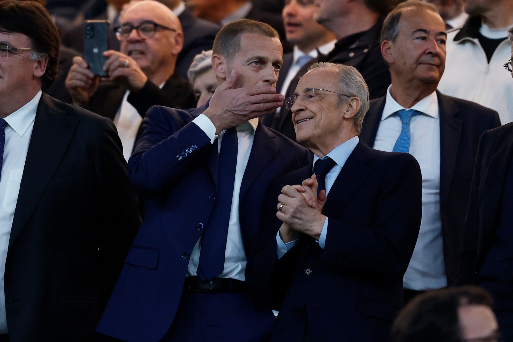 Aleksander Čeferin y Florentino Pérez en la ida de cuartos de final contra el Bayern.