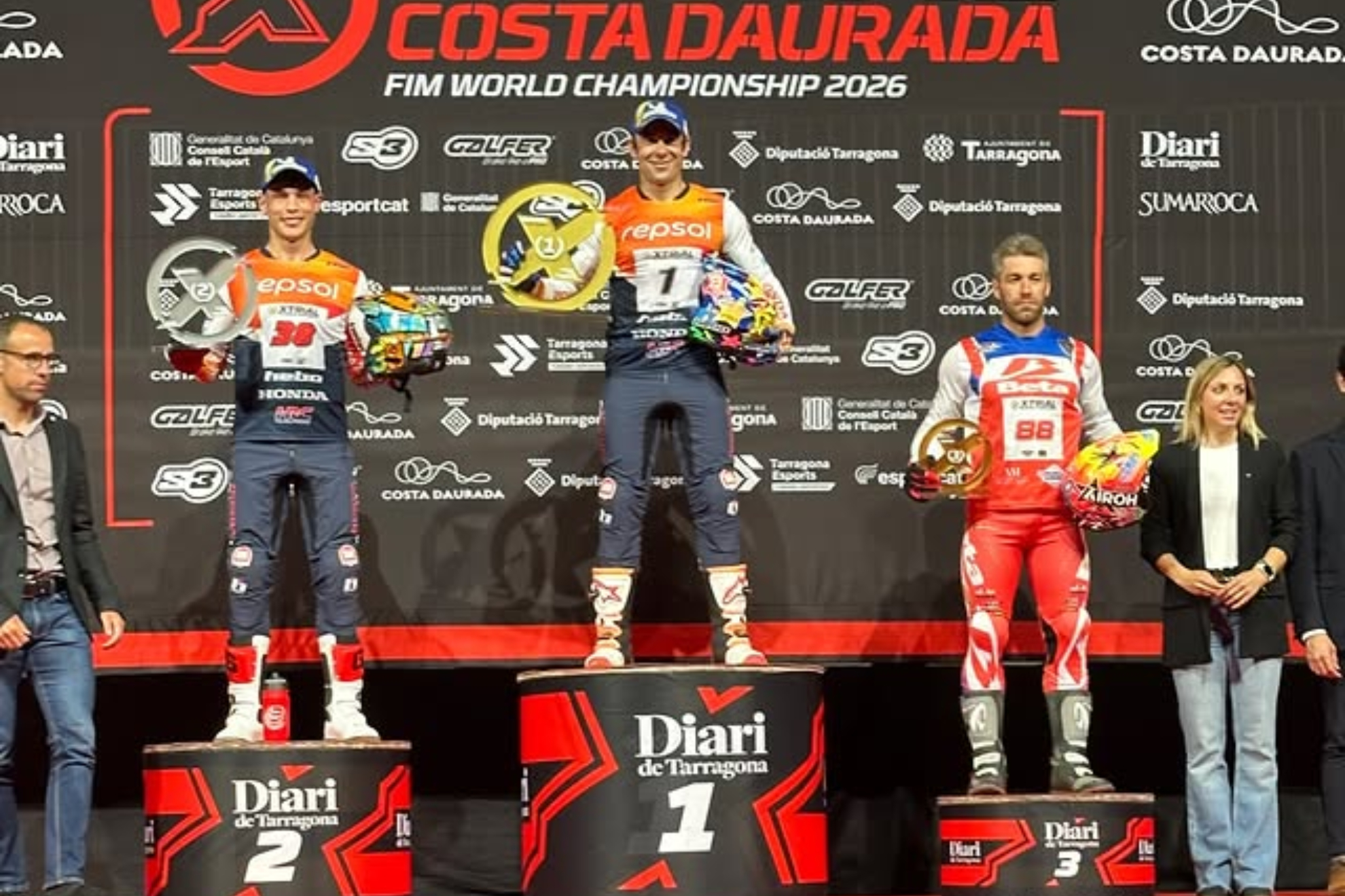 Bou, Marcelli y Grattarola, en el podio de Tarragona.