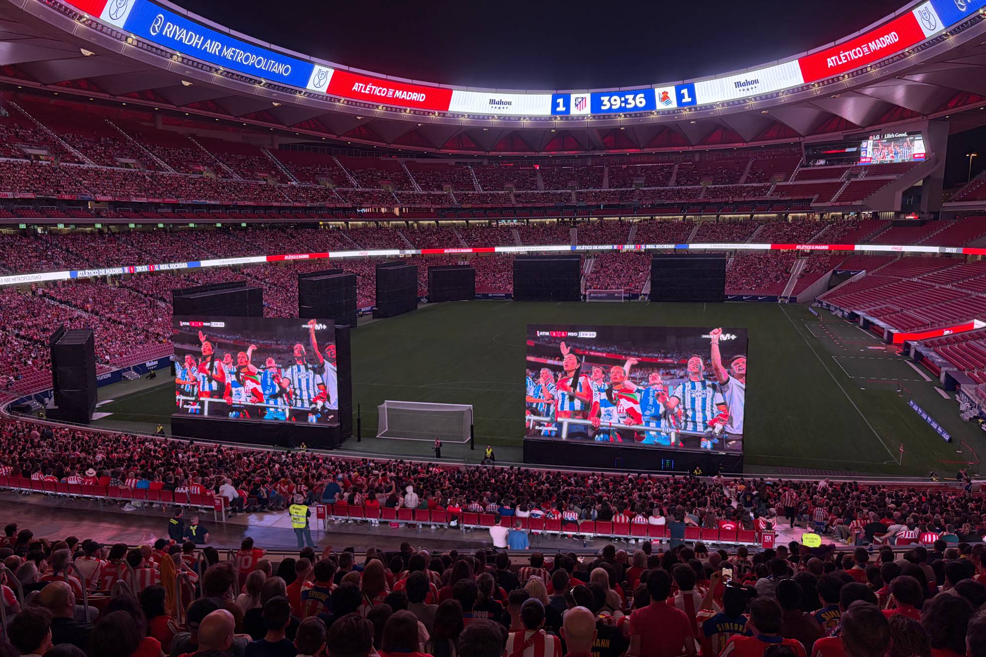 Pantallas gigantes en la final Copa en el Metropolitano