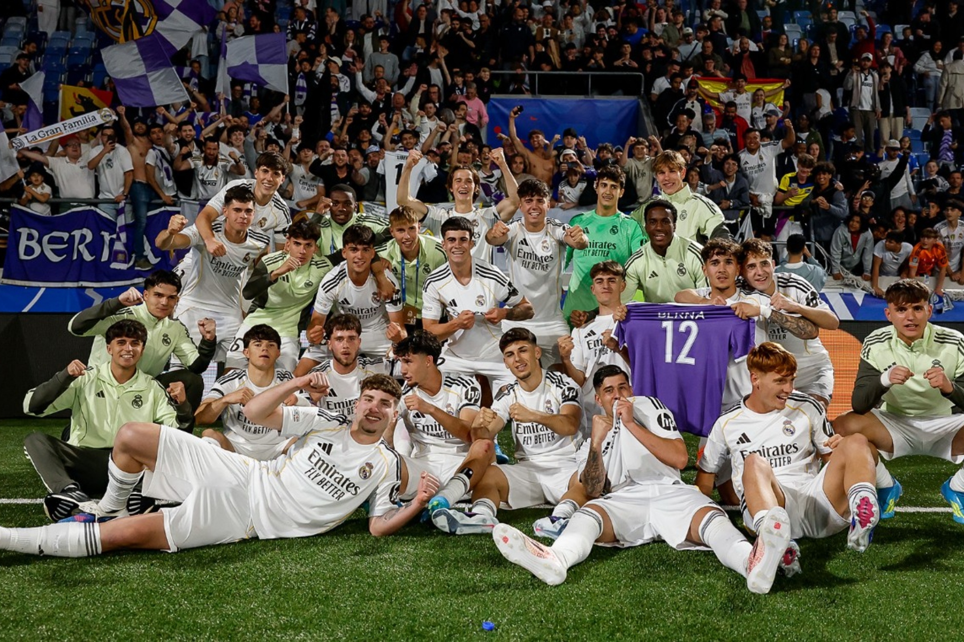 Los juveniles del Real Madrid celebran el pase a la final de la Youth.