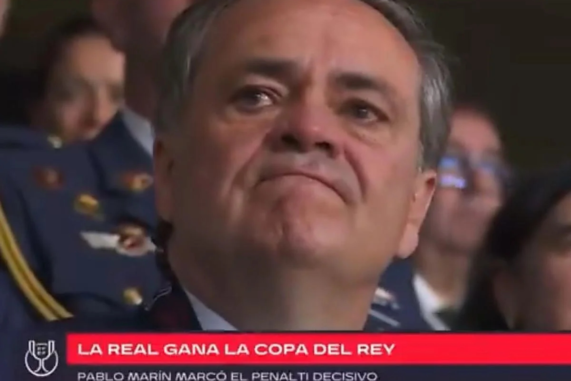 Jokin Aperribay, emocionado en el momento de la entrega de la Copa.