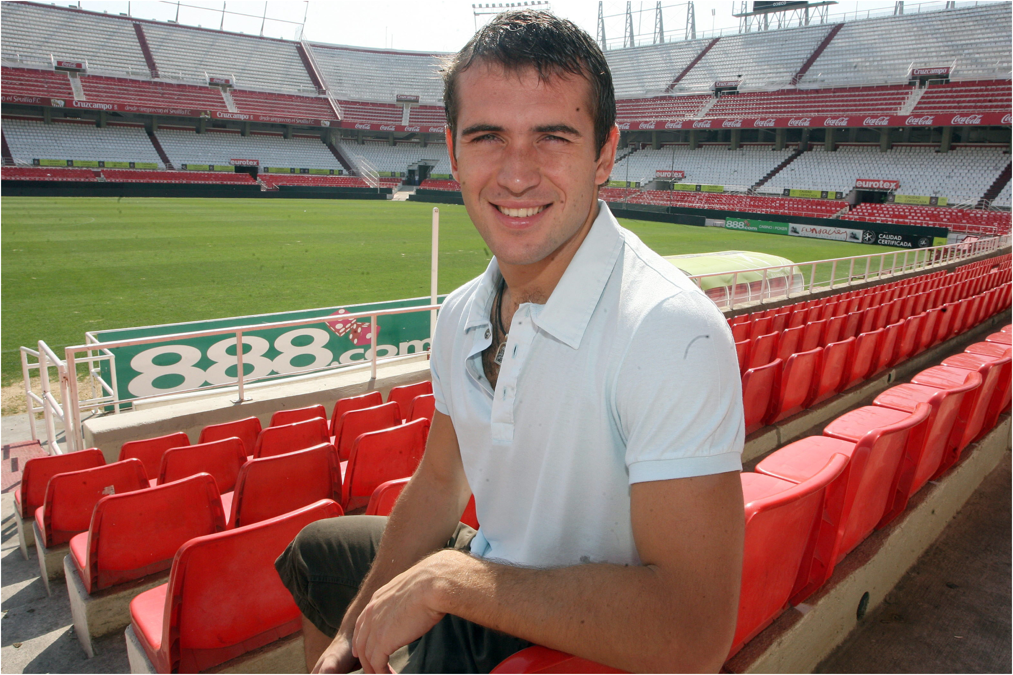 Kerzhakov, en el estadio del Sevilla, durante su etapa en España.