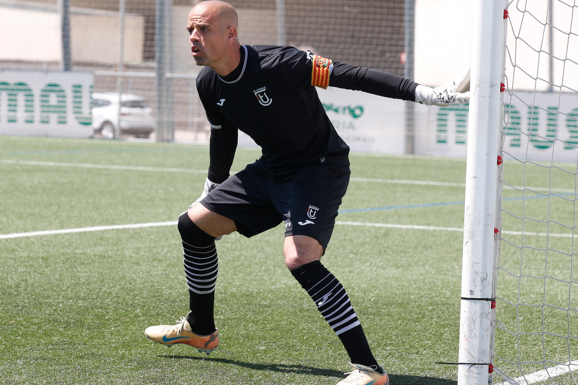 Rubén Miño, portero del Cornellá, fue compañero de Leo en el Barça.