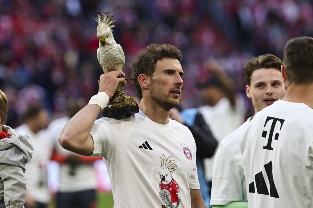 Goretzka, con un inesperado amuleto, en la celebración de la Bundesliga