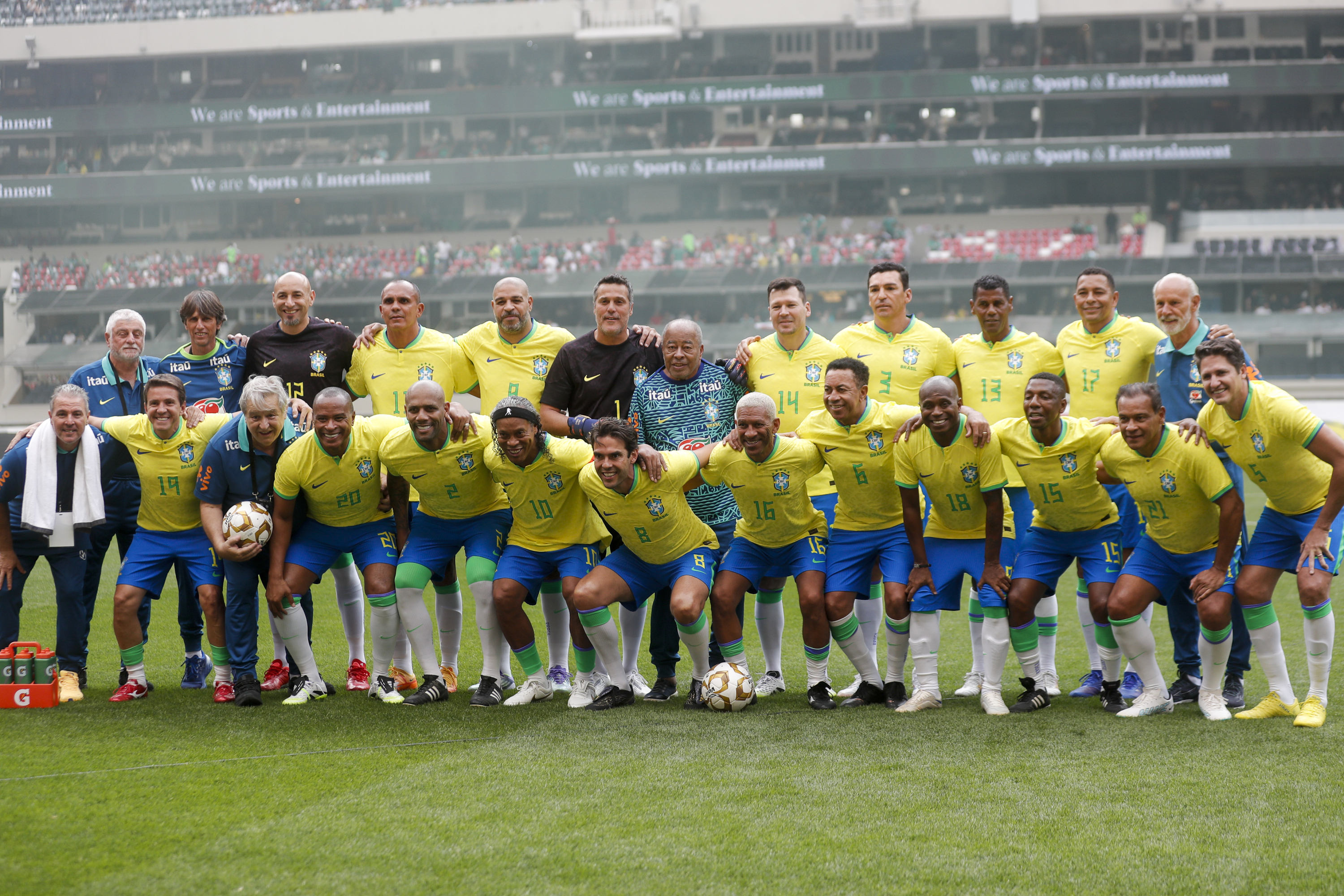 Partido de Leyendas México 3-2 Brasil