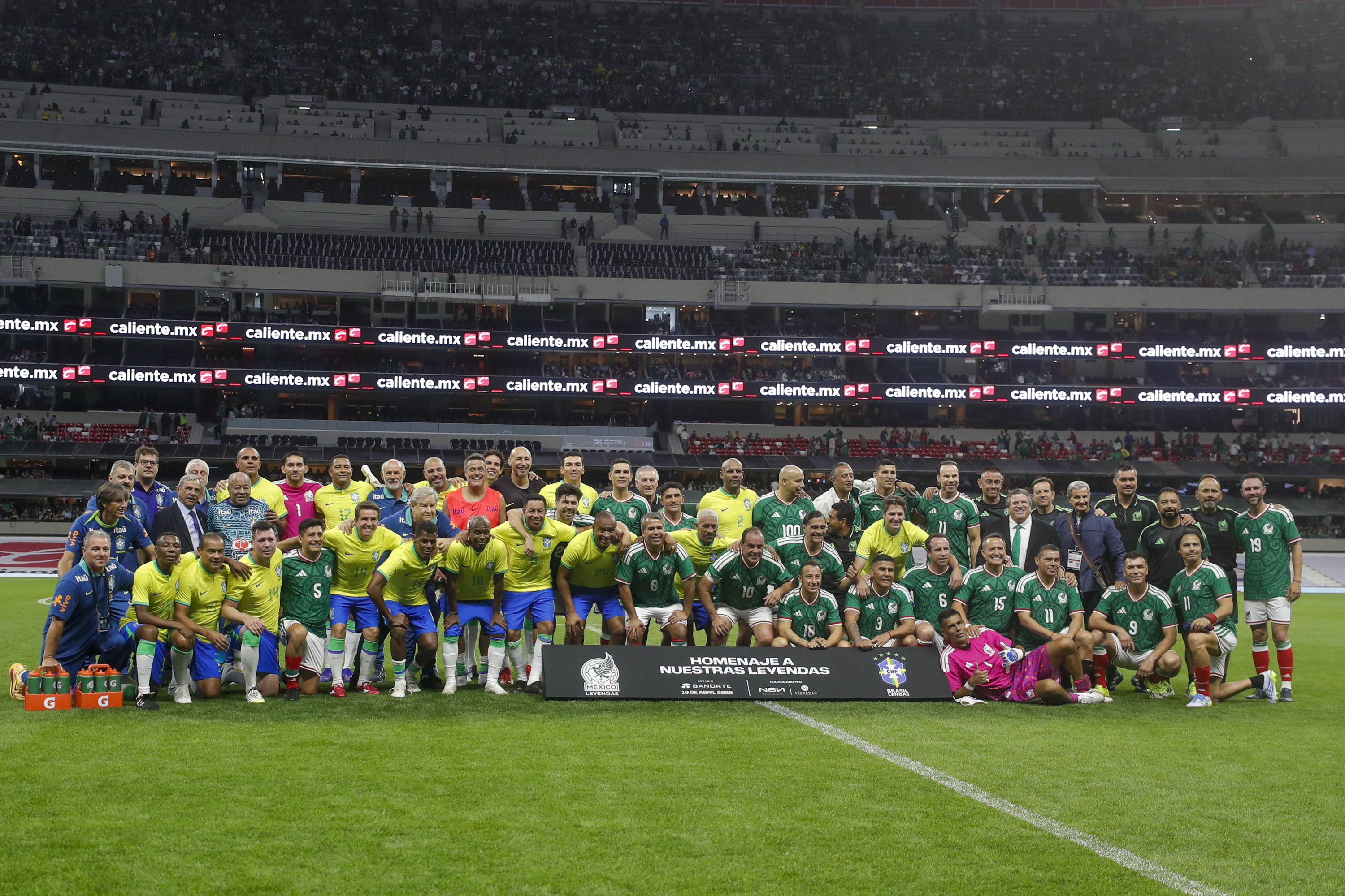 Partido de Leyendas México 3-2 Brasil