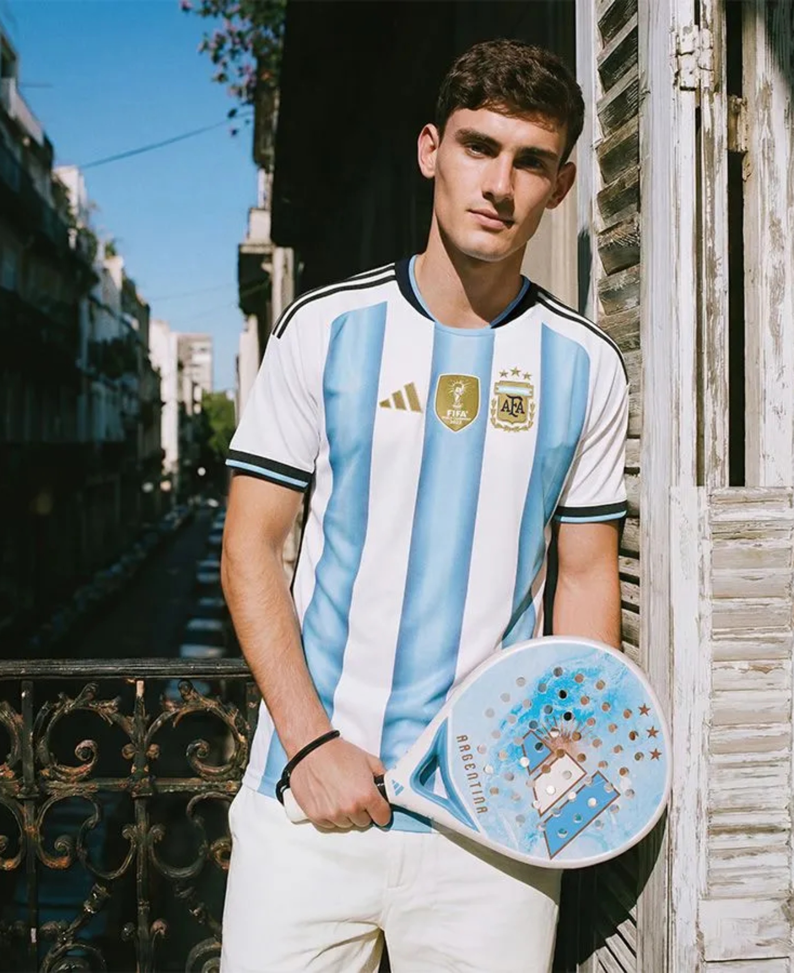 Pádel y fútbol se unen con las palas exclusivas del Mundial 2026