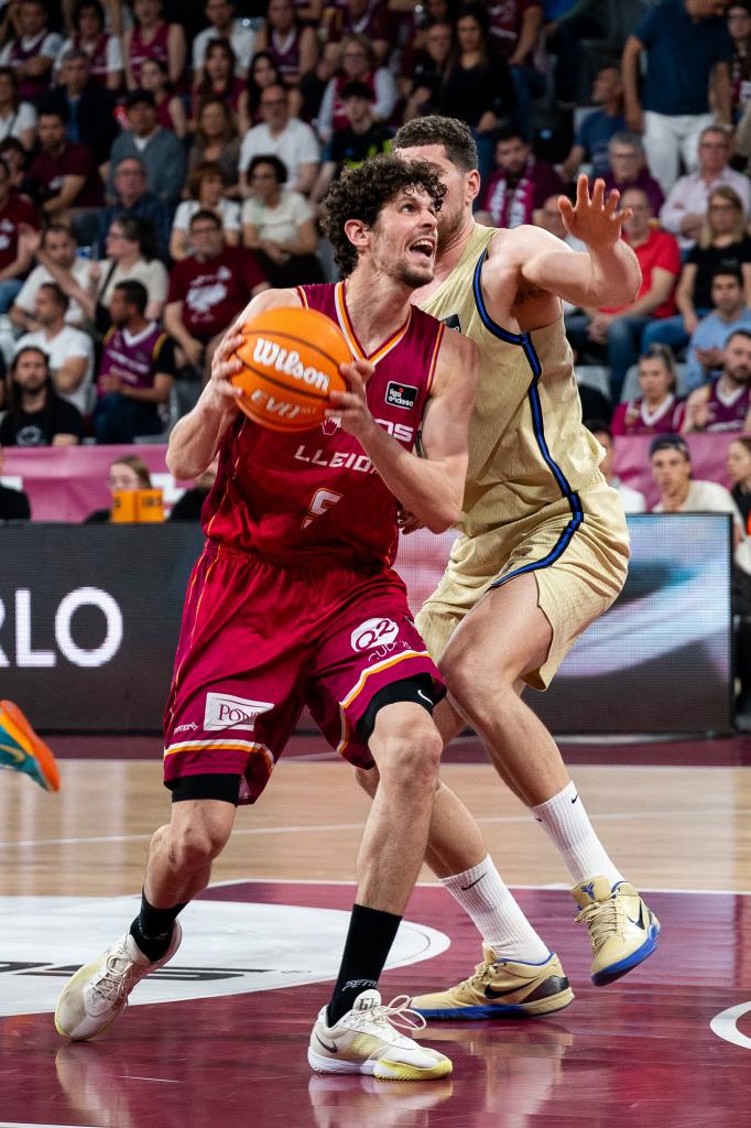 Oriol Paulí, durante el partido ante el Barcelona.