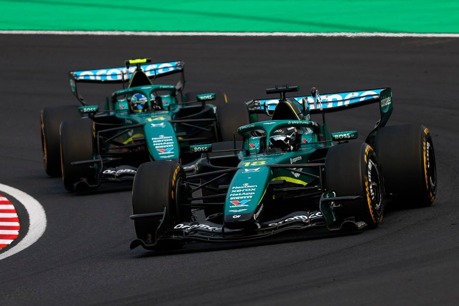 Strol y Alonso, con el AMR26, en el GP de Japón 2026.