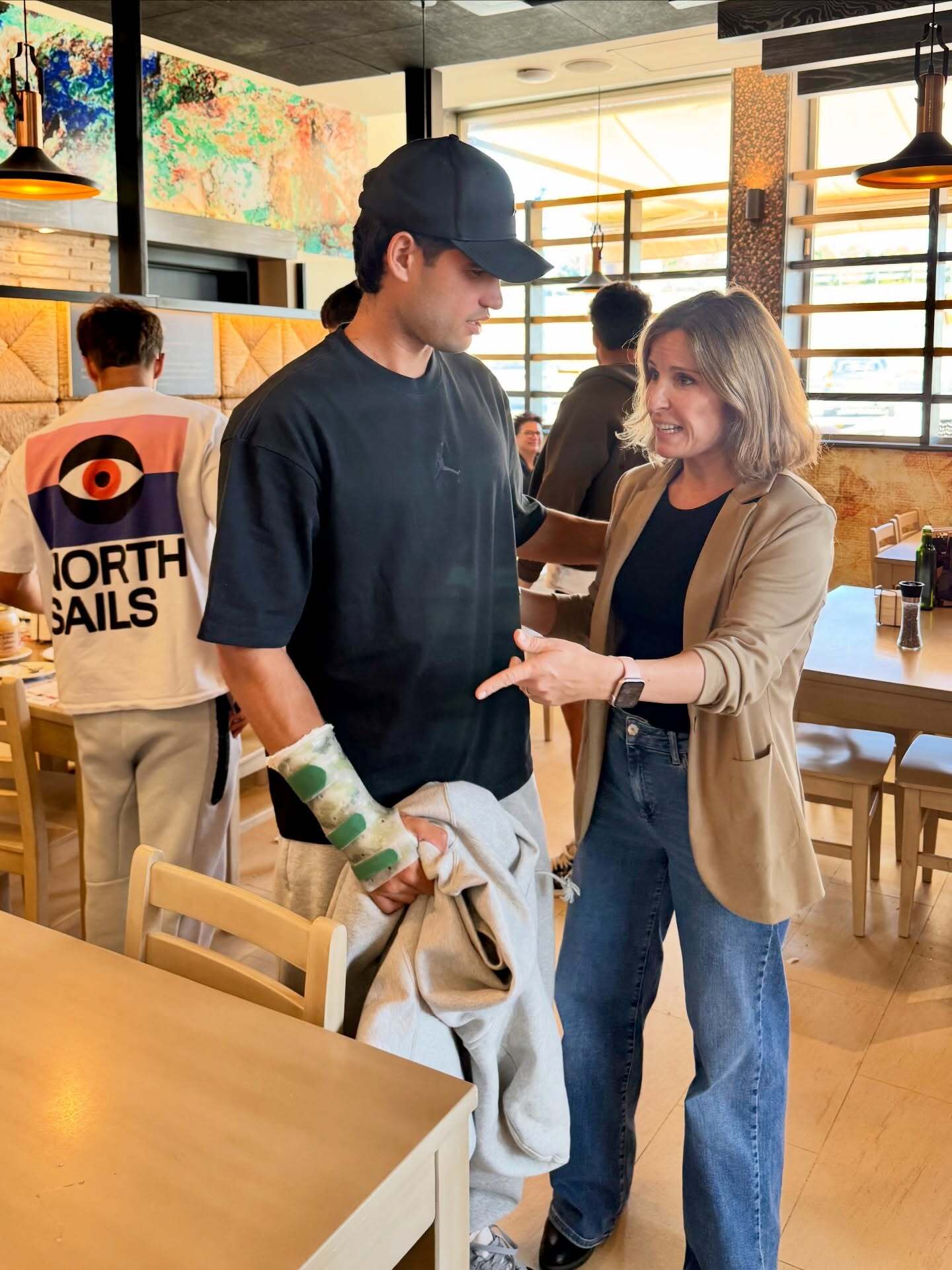 Alcaraz, con la férula en la muñeca.